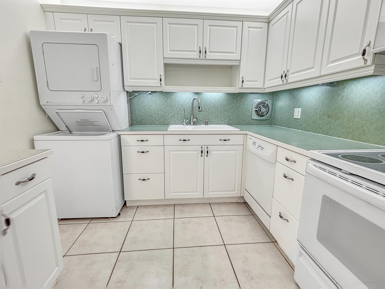 390 Golfview Road # G, North Palm Beach FL 33408 photo 3