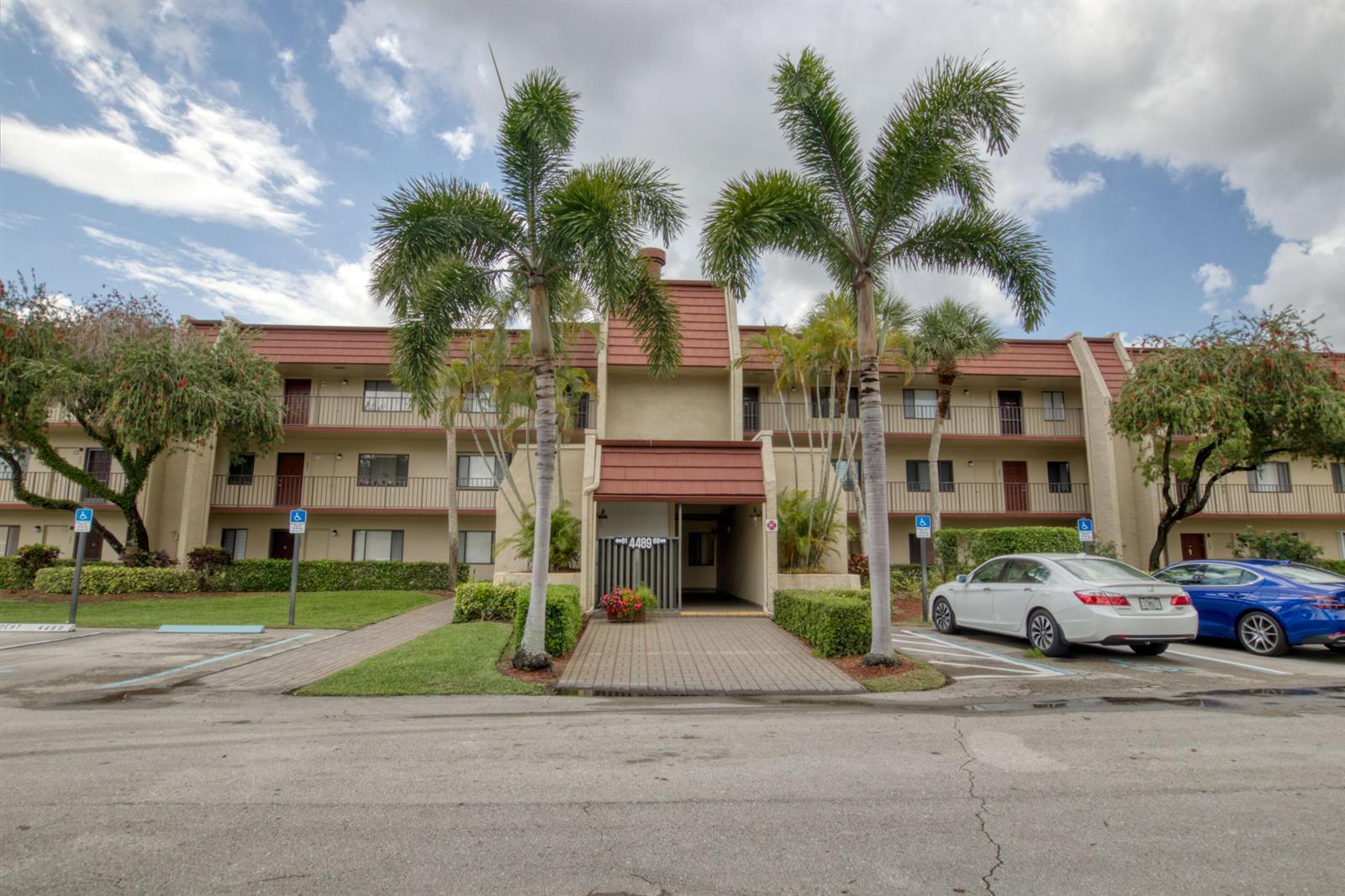 4489 Luxemburg Court # 101, Lake Worth FL 33467