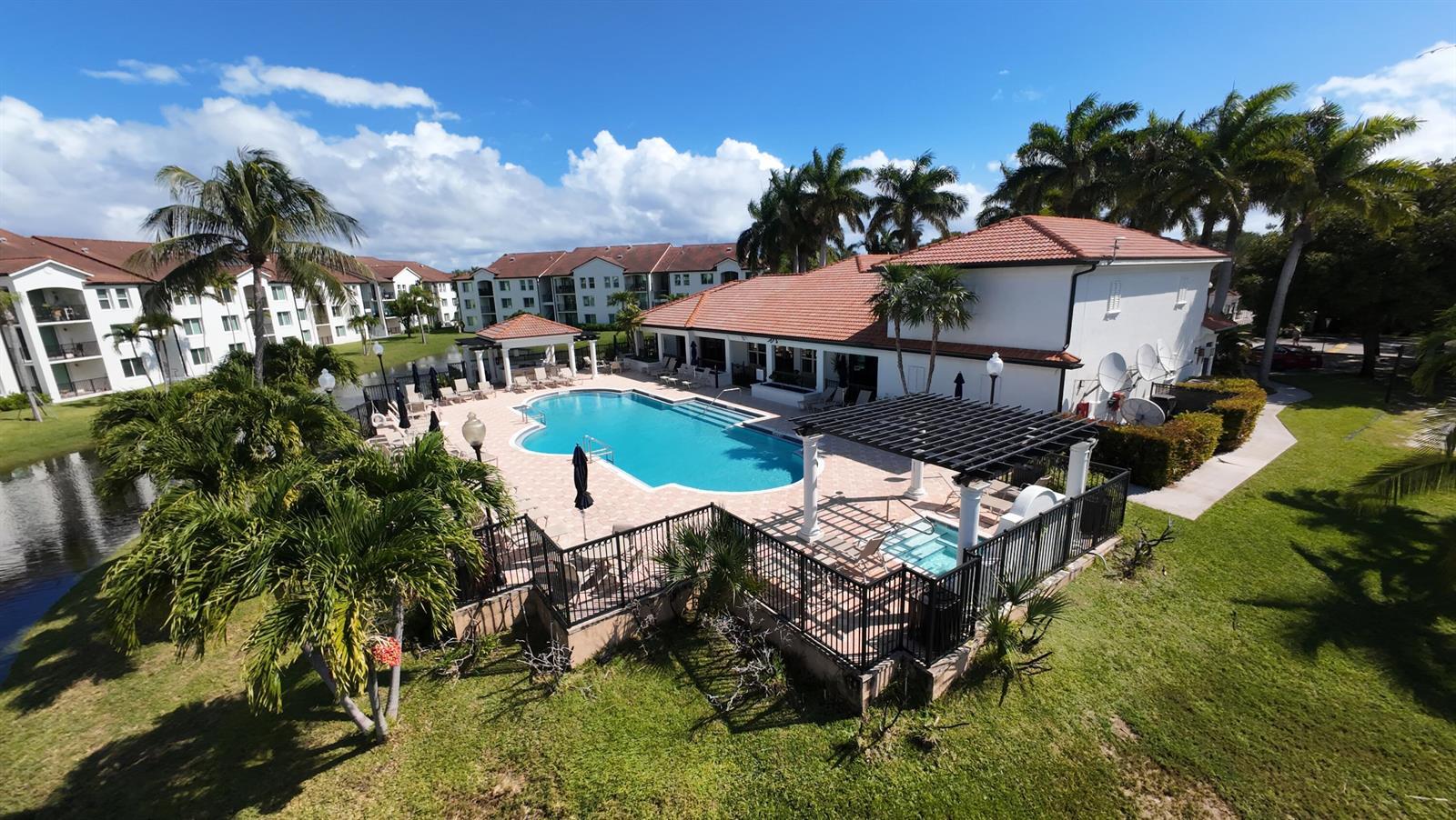 615 Villa Circle, Boynton Beach FL 33435 photo 2