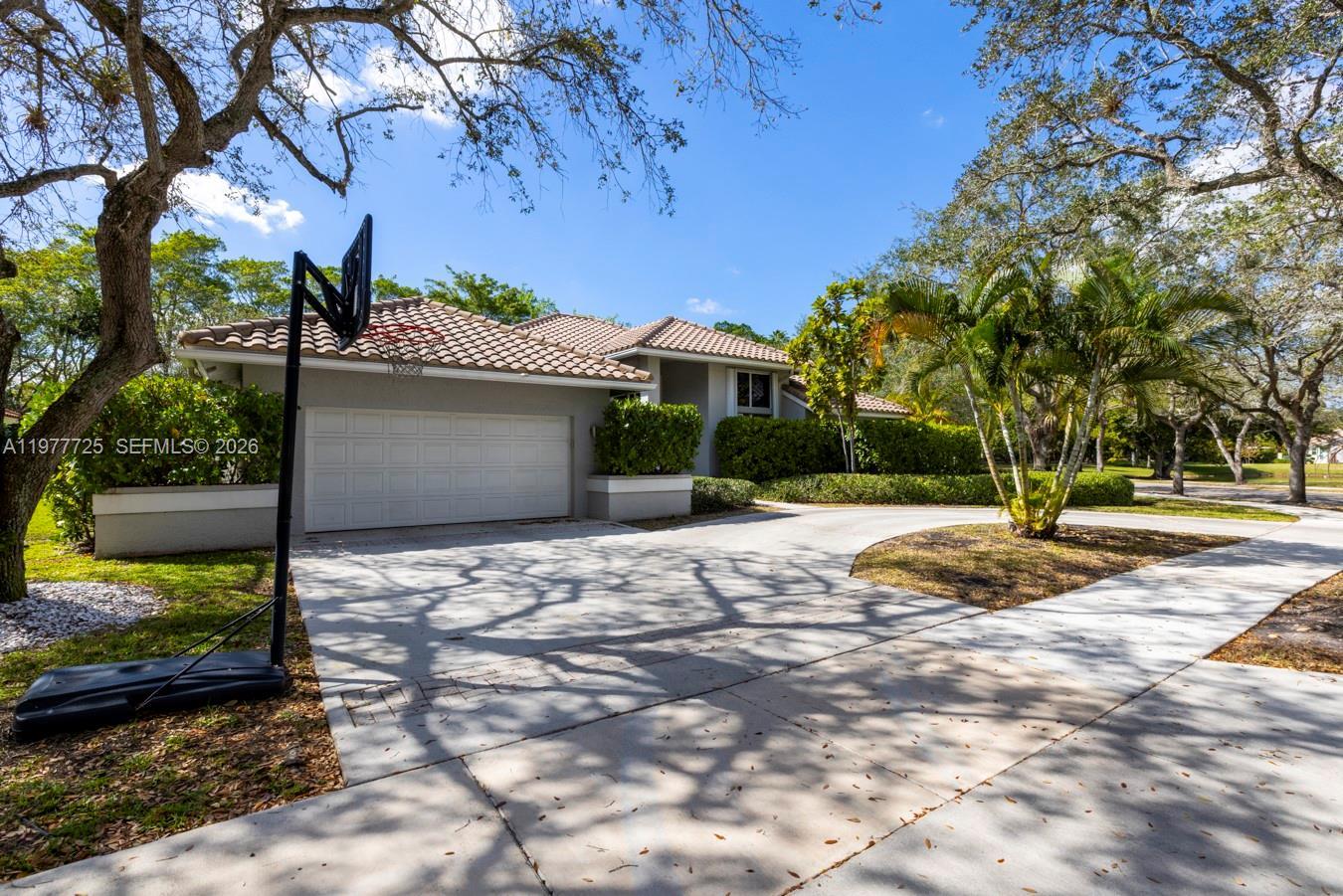 1202 S Manor Dr S, Weston FL 33326 photo 2