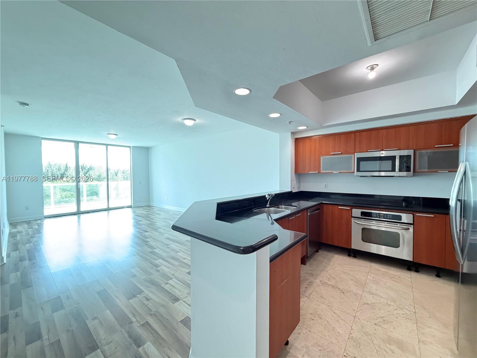 15051 Royal Oaks Ln # 503, North Miami FL 33181 photo 5