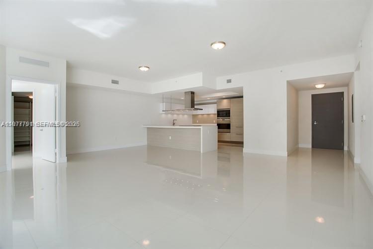 17301 Biscayne Blvd # 1103, North Miami Beach FL 33160 photo 3