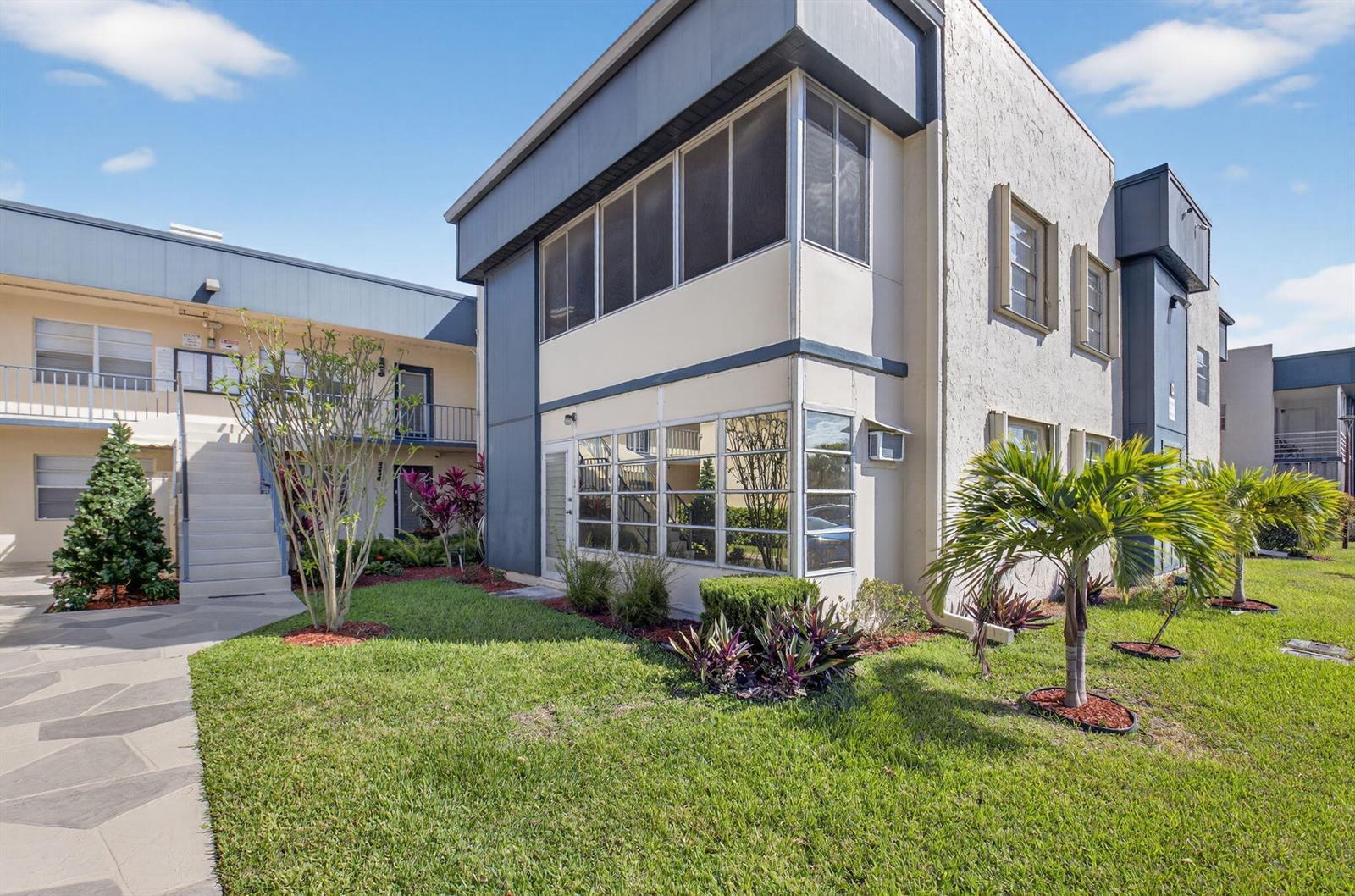 173 Flanders D, Delray Beach FL 33484 photo 3