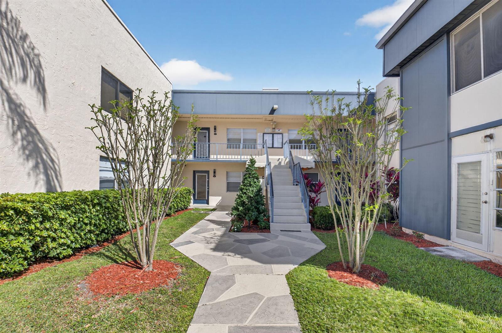 173 Flanders D, Delray Beach FL 33484 photo 5