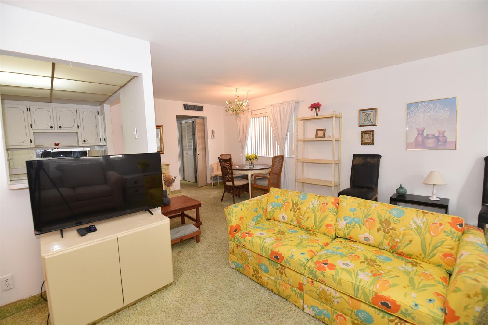715 Saxony O, Delray Beach FL 33446 photo 5
