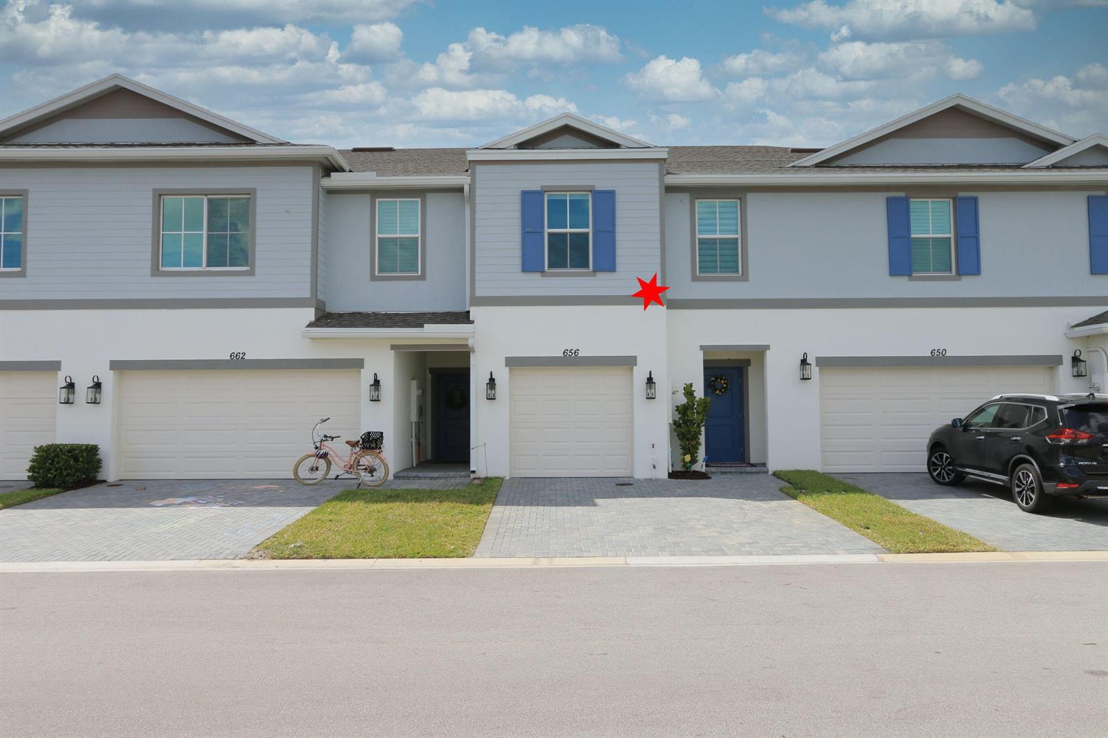 656 NE Waters Edge Lane, Port St. Lucie FL 34983