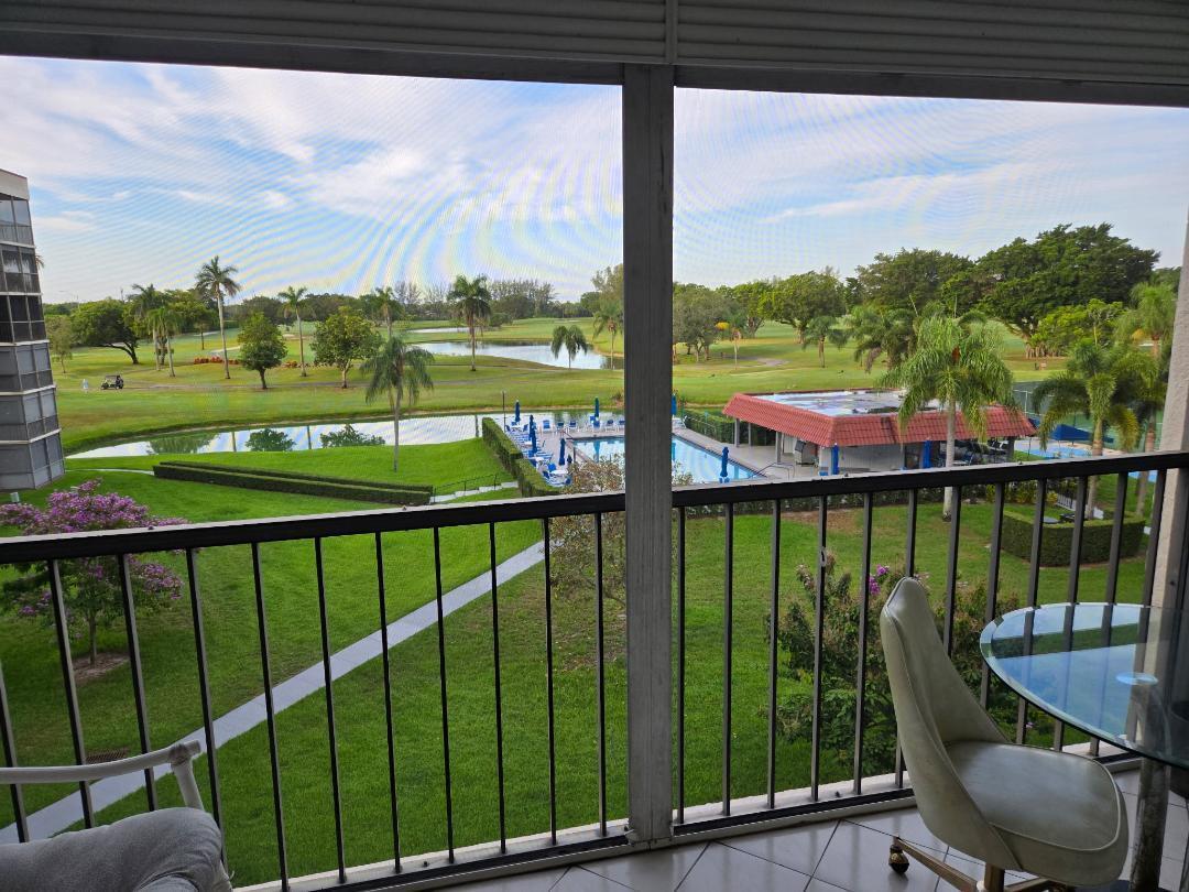 8900 Washington Boulevard # 409, Pembroke Pines FL 33025