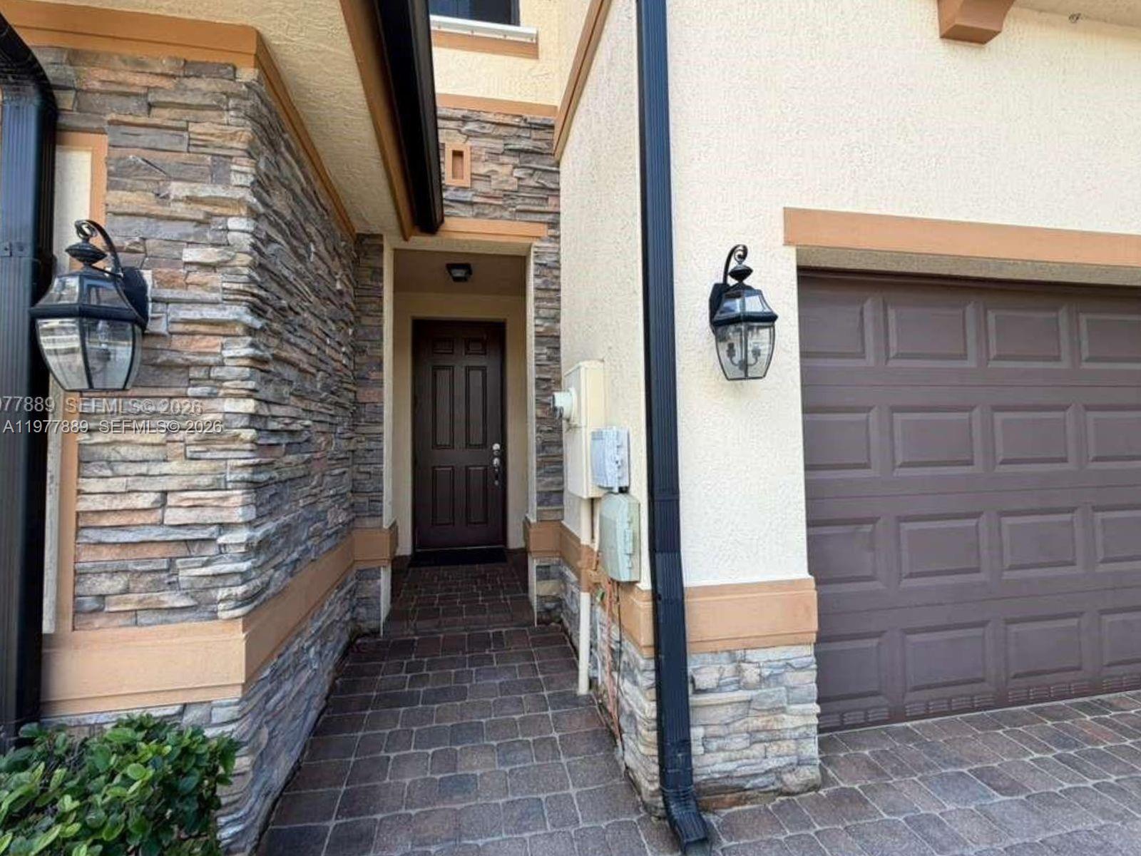 12350 S Village Cir, Davie FL 33325 photo 3