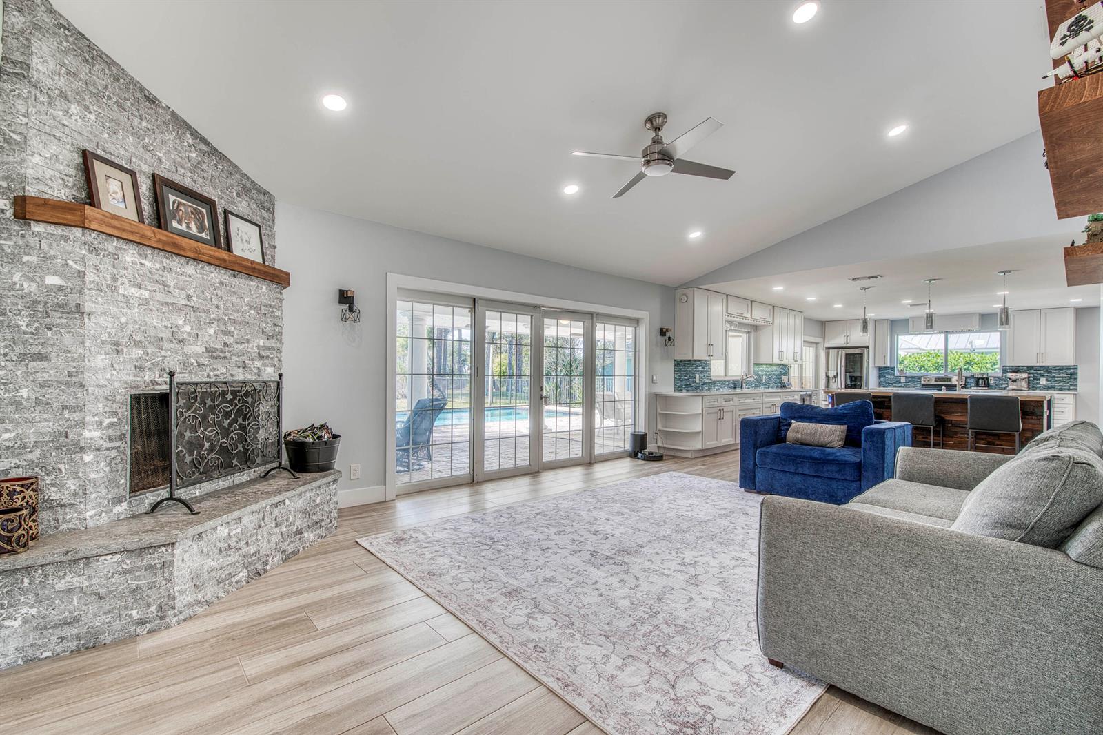 6062 Woodlake Road, Jupiter FL 33458 photo 3