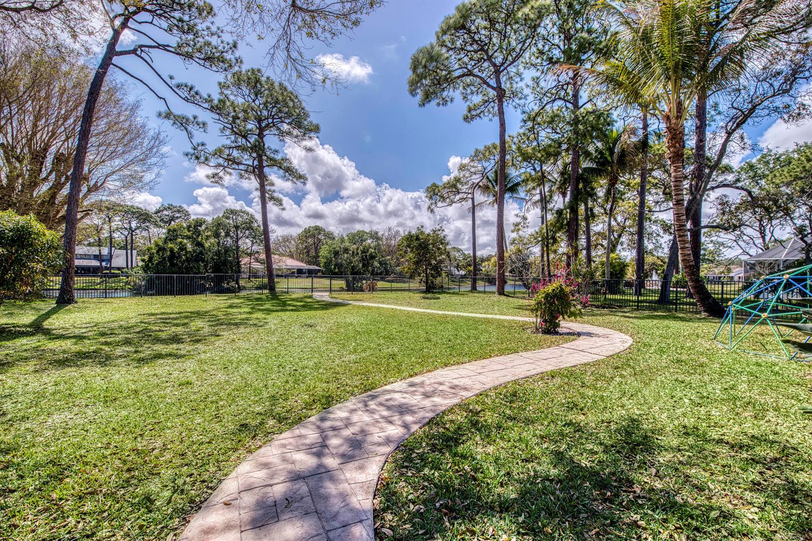 6062 Woodlake Road, Jupiter FL 33458 photo 5