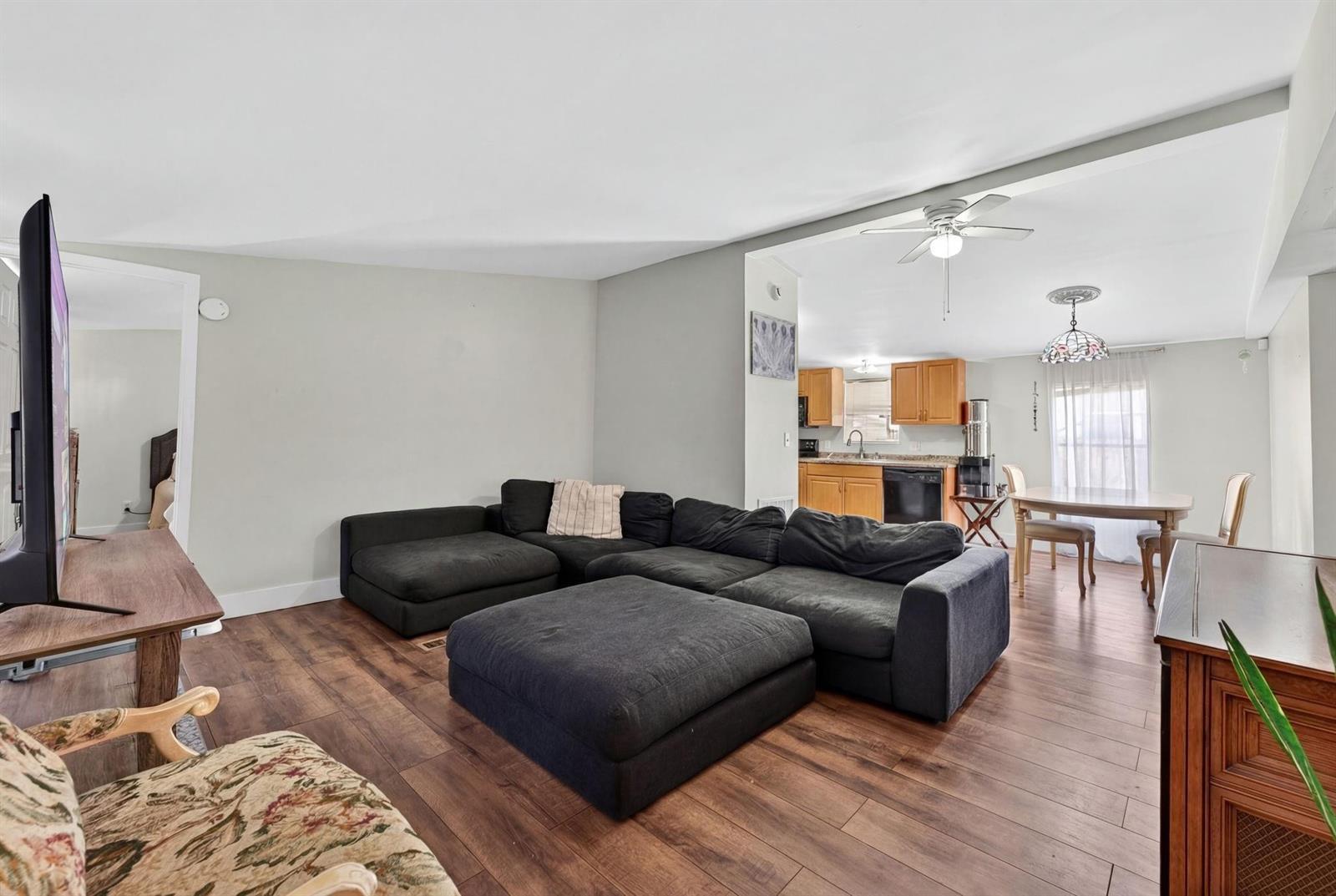 100 NW 217th Terrace, Pembroke Pines FL 33029 photo 4