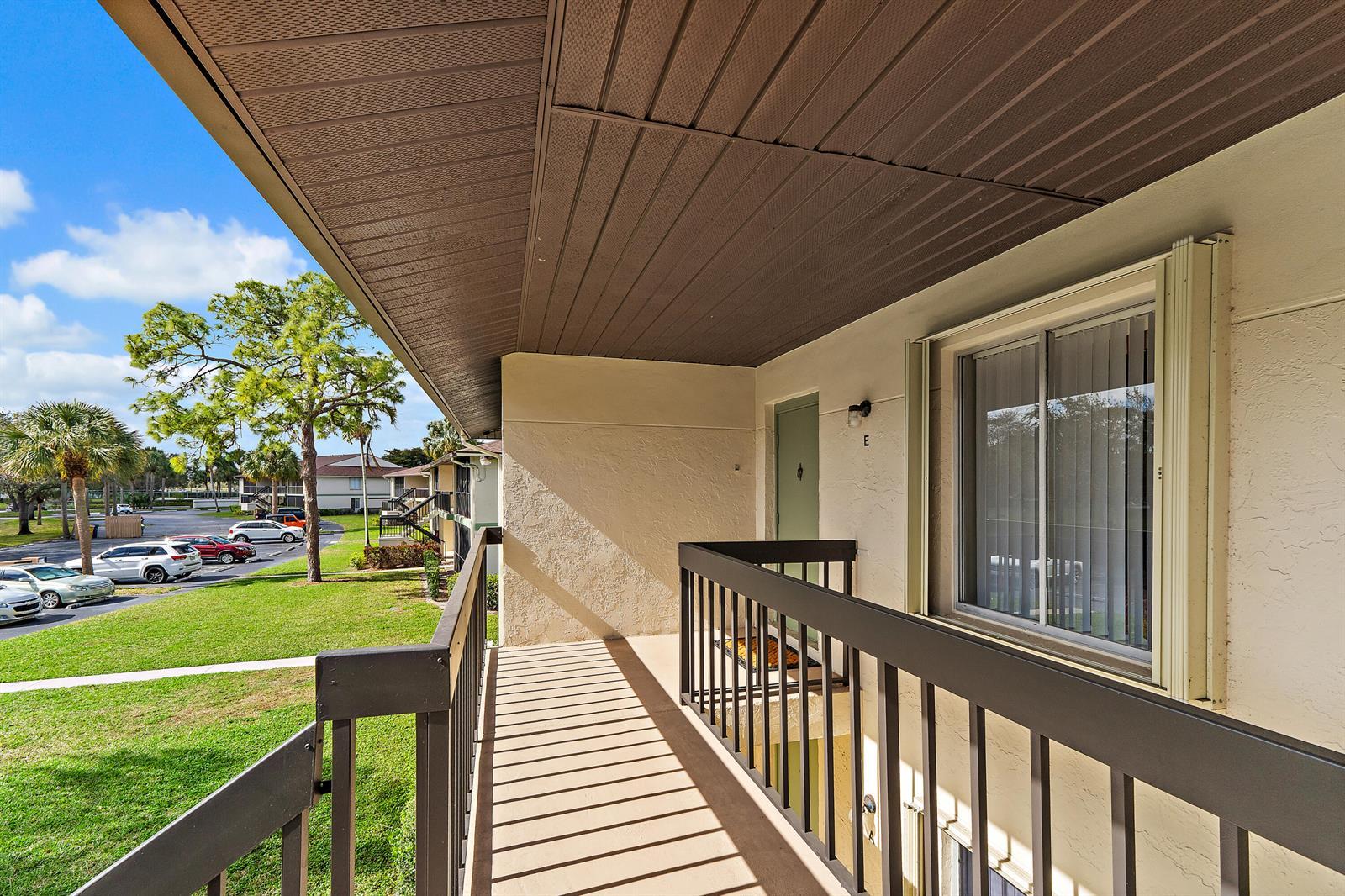 6426 Chasewood Drive, Jupiter FL 33458 photo 4