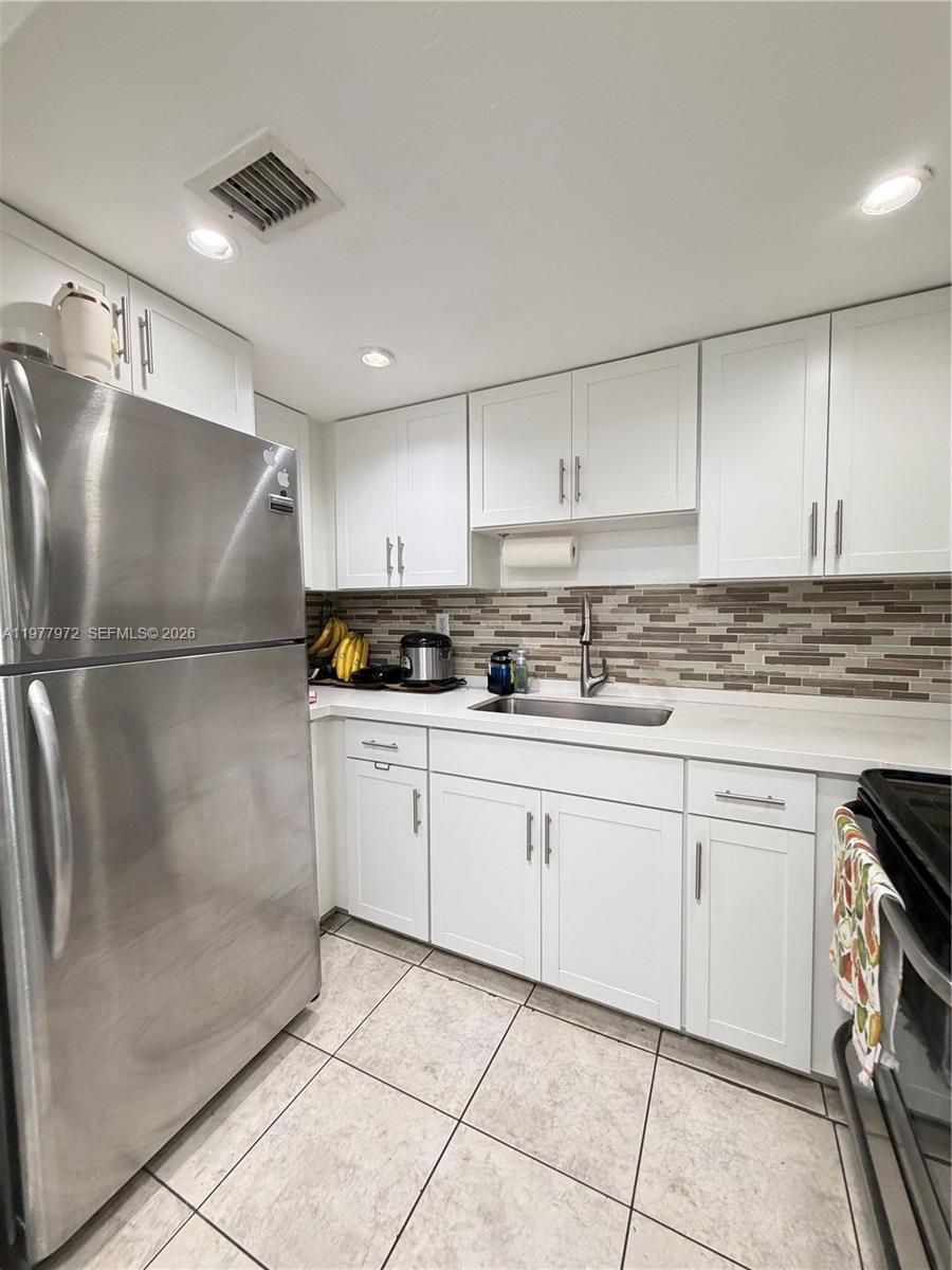 2201 W 52nd St # 104, Hialeah FL 33016 photo 3