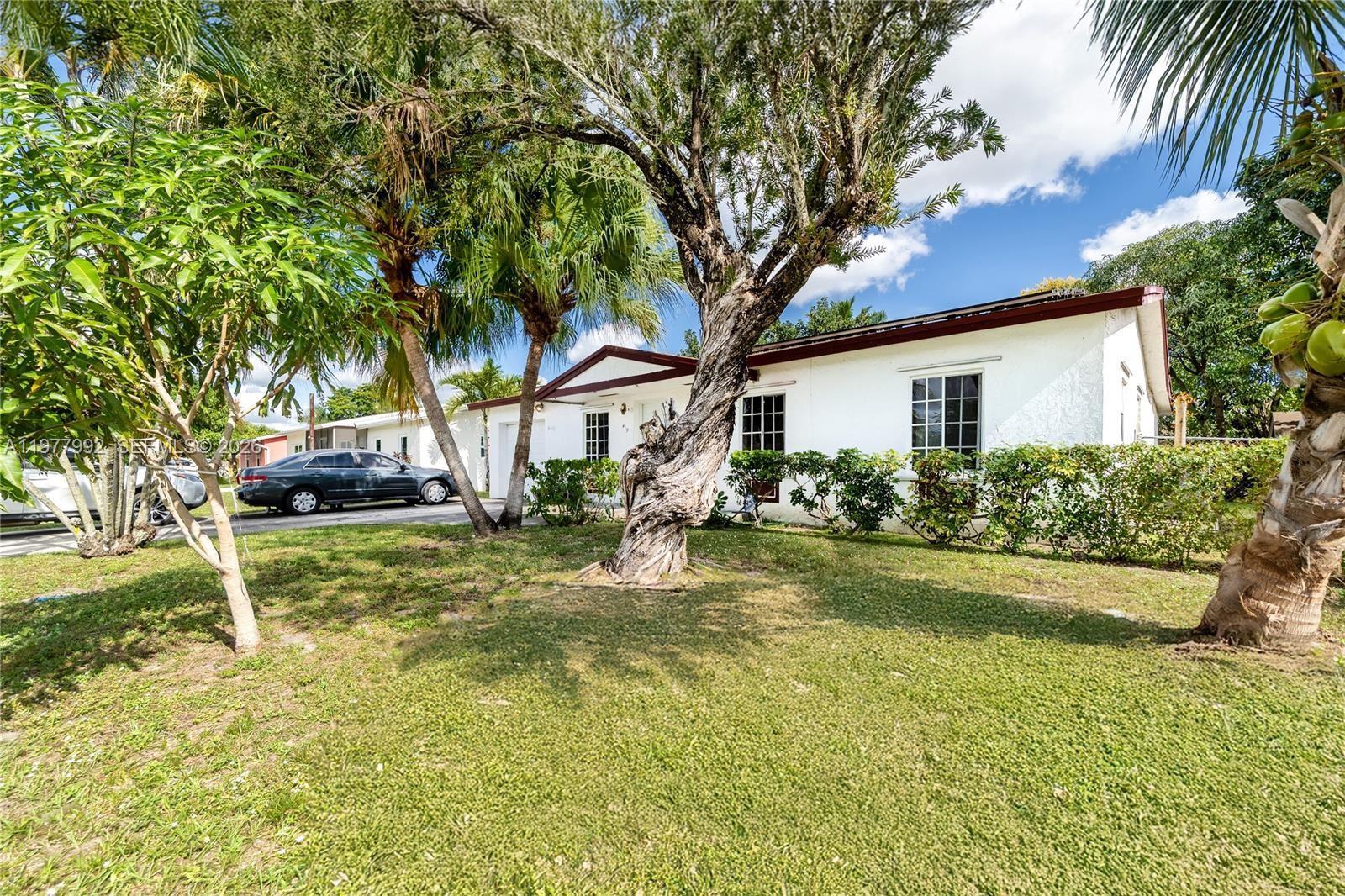 419 SW 80th Ave, Pompano Beach FL 33068 photo 3