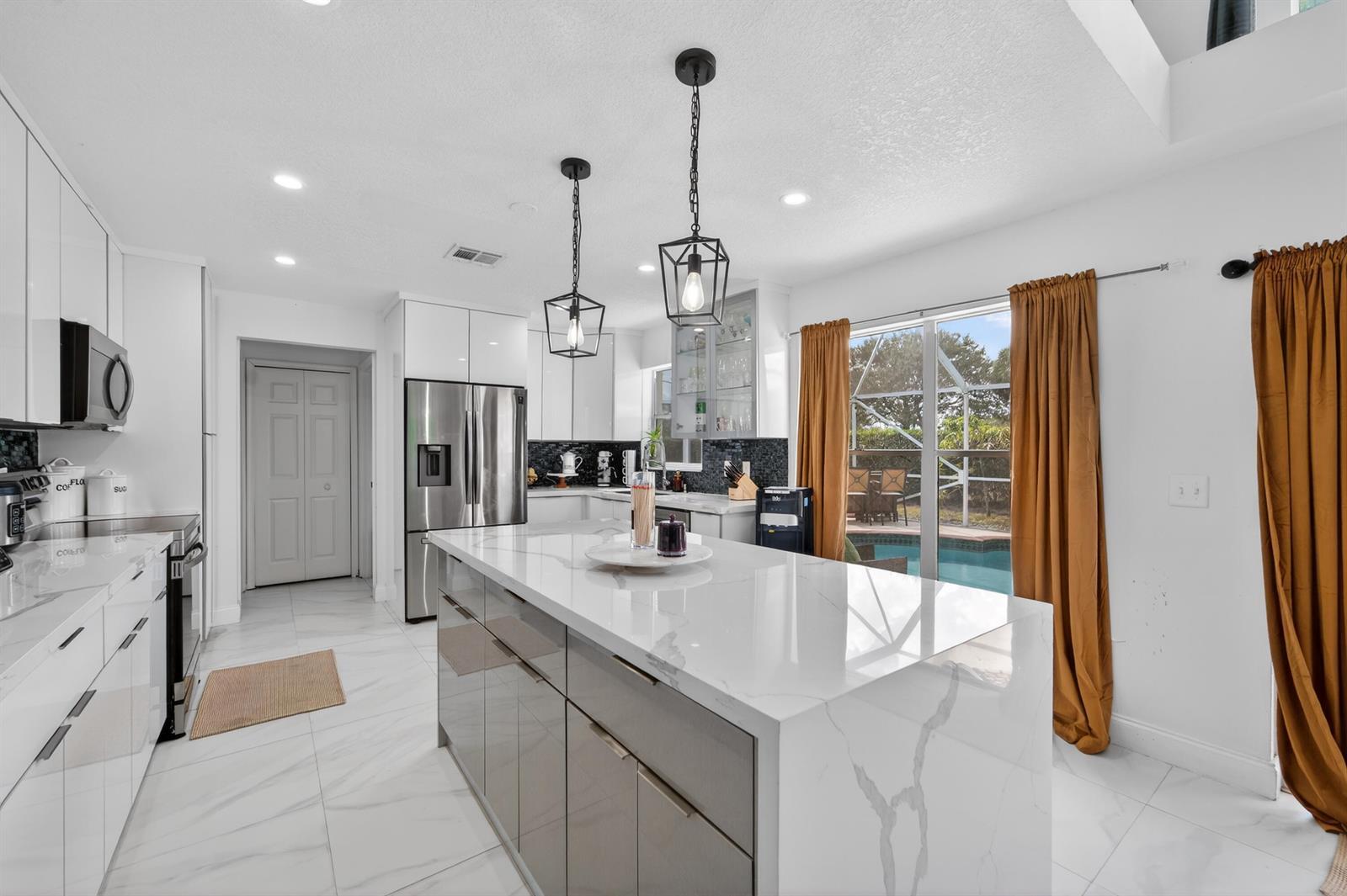 200 Trails End, West Palm Beach FL 33413 photo 2