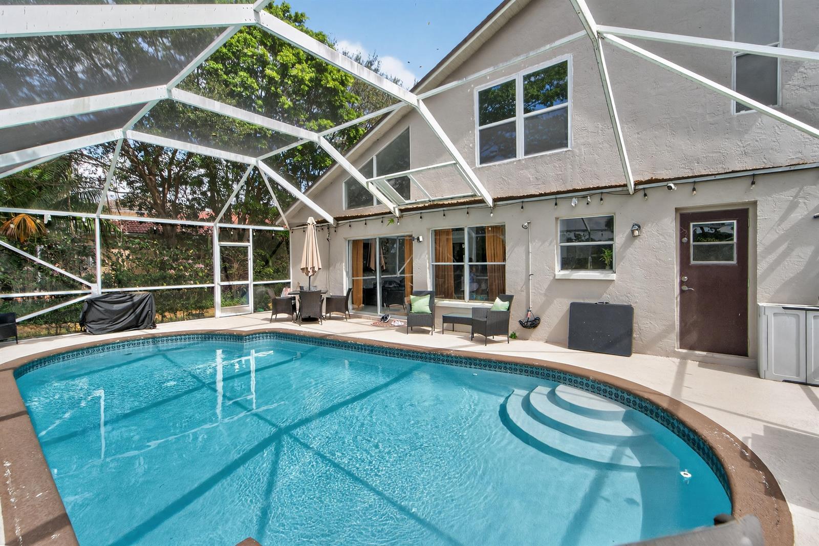 200 Trails End, West Palm Beach FL 33413 photo 4