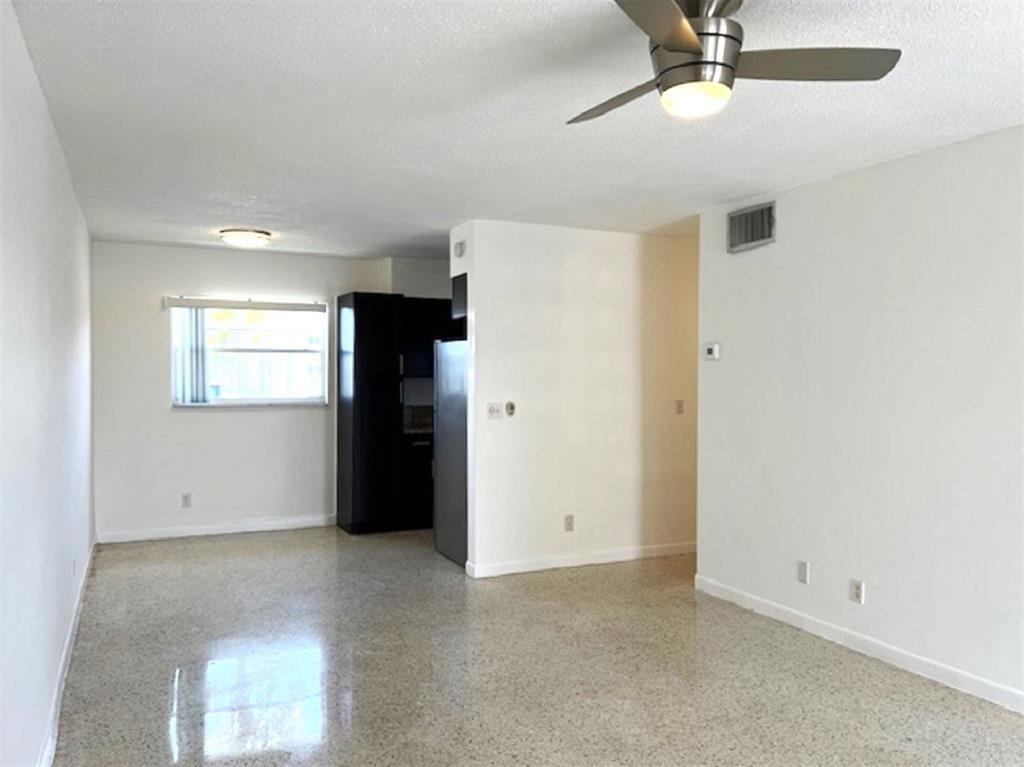 270 NE 40th Street # 26, Oakland Park FL 33334 photo 2