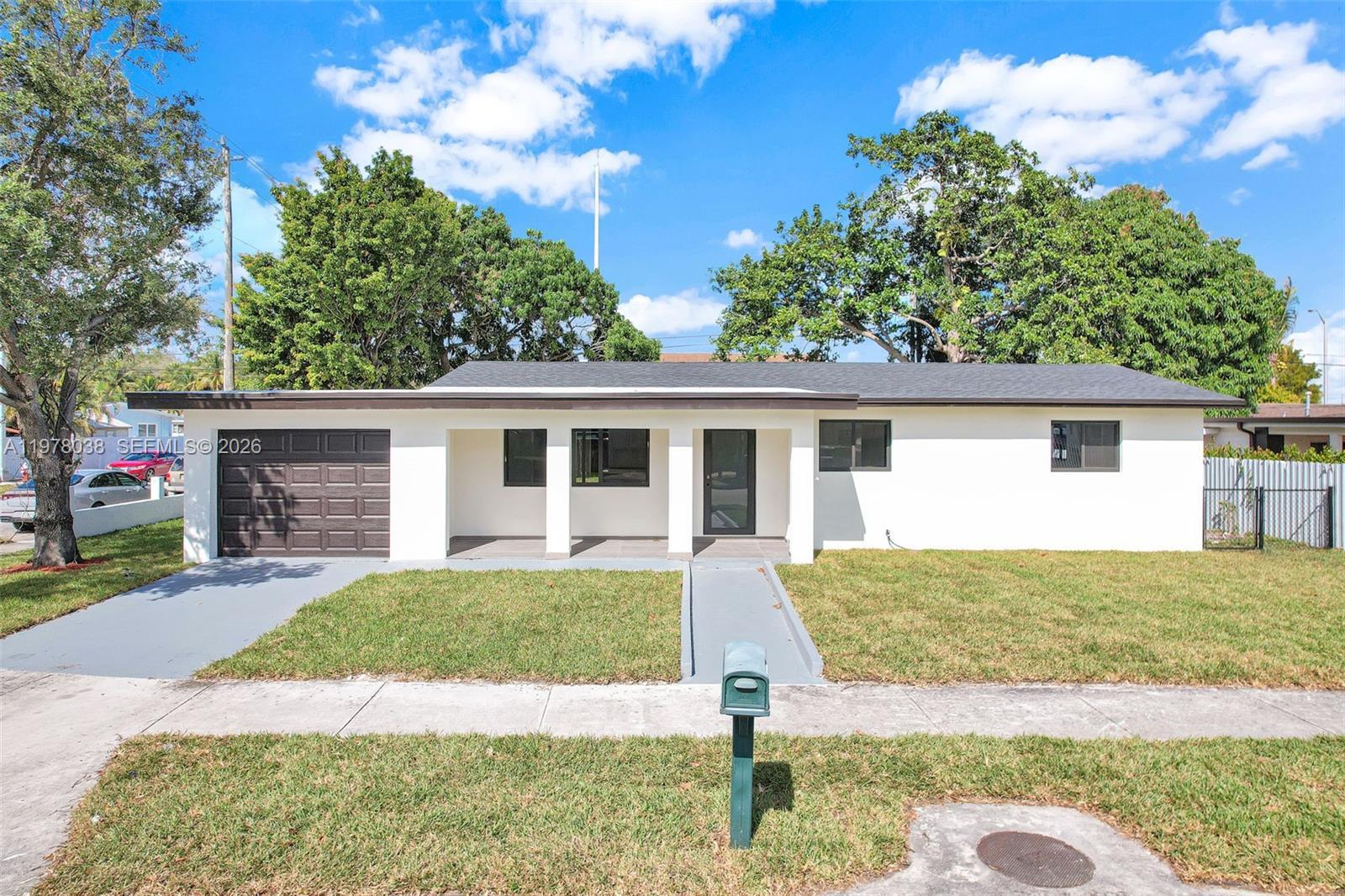 695 W 73 Pl, Hialeah FL 33014