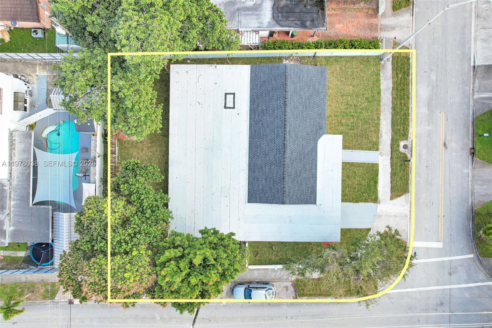 695 W 73 Pl, Hialeah FL 33014 photo 5