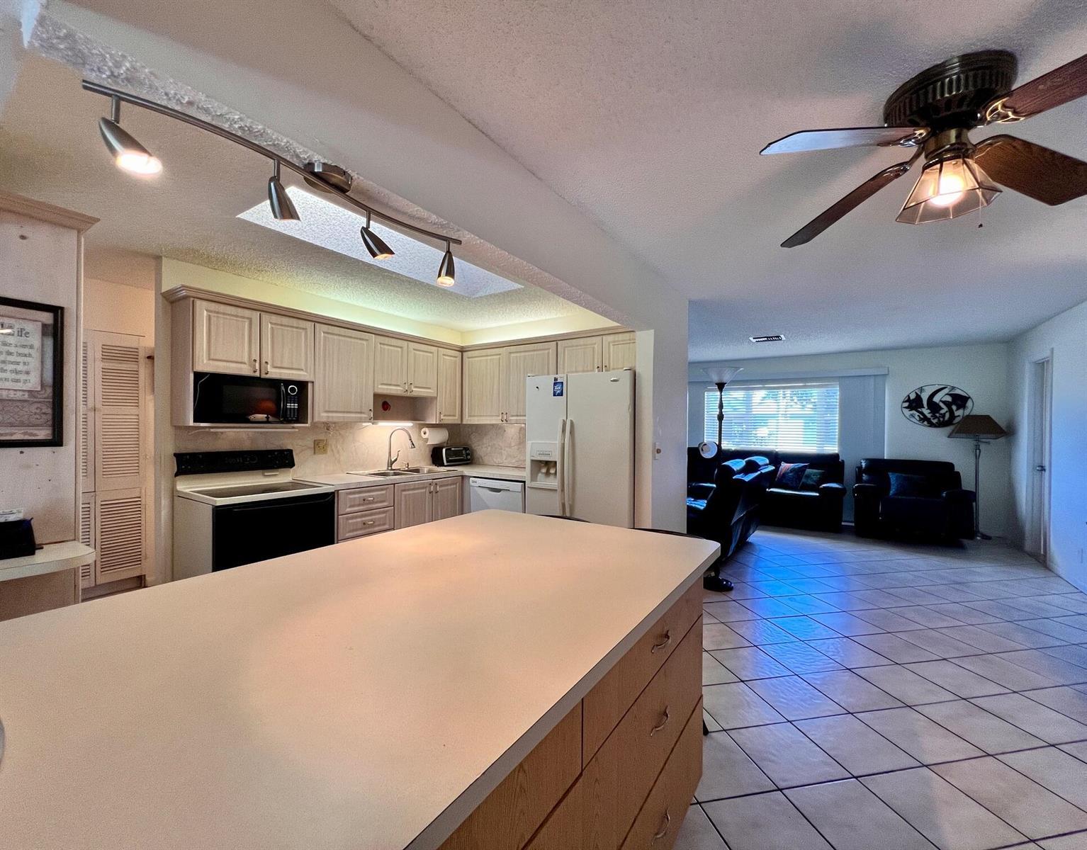 3465 Amalfi Drive, West Palm Beach FL 33417 photo 4