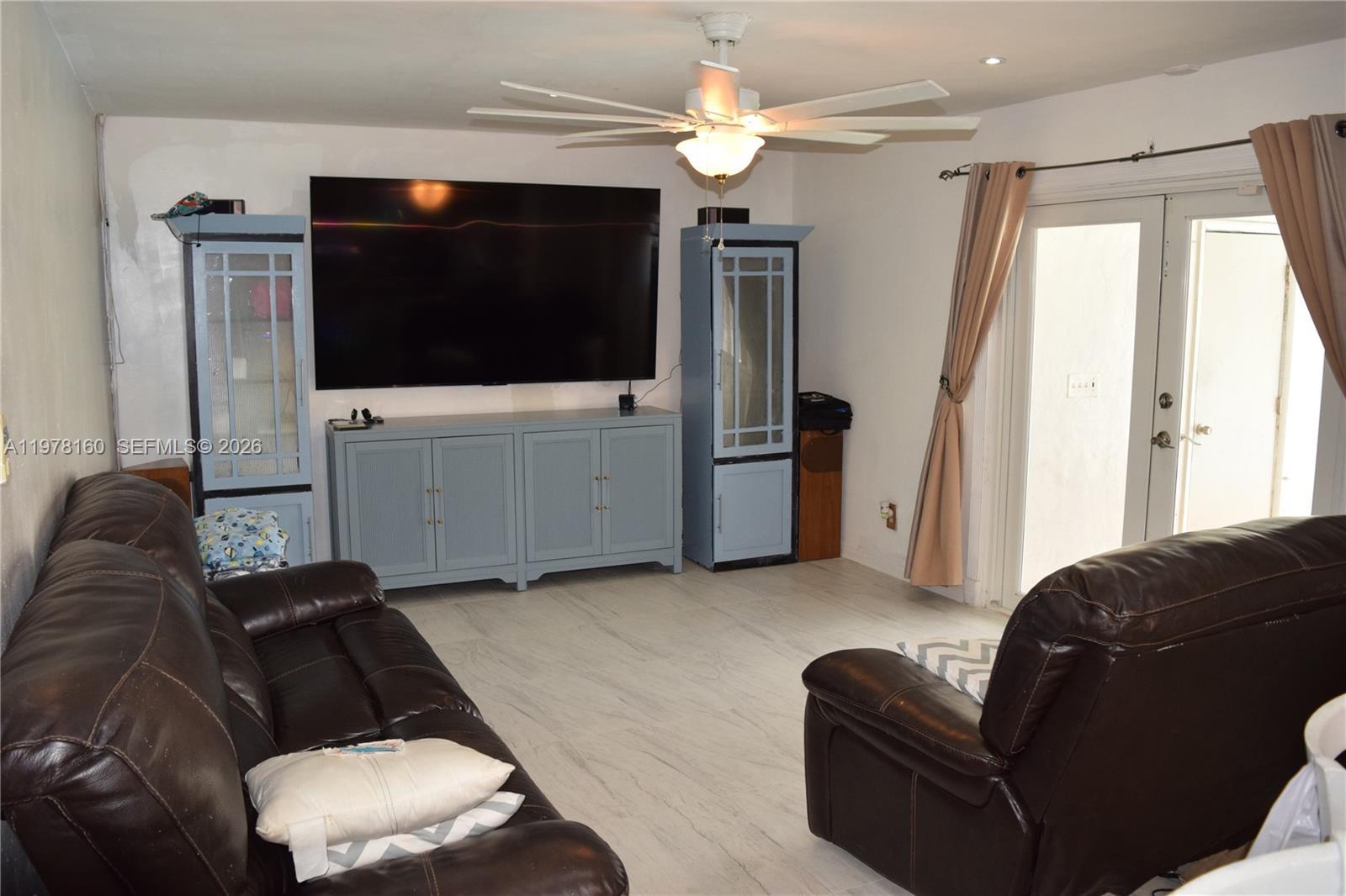5317 Van Buren St, Hollywood FL 33021 photo 4