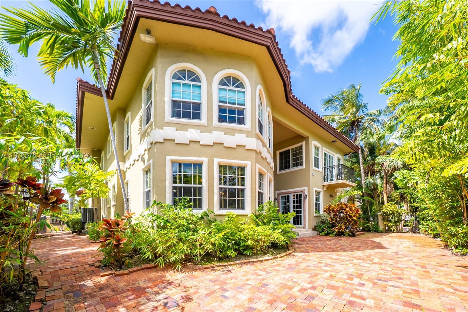4501 N Bay Rd, Miami Beach FL 33140 photo 3