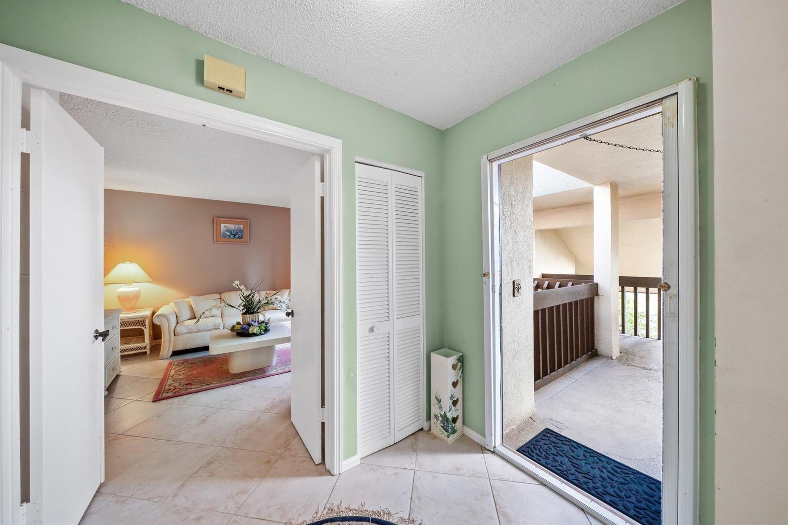 5306 Cedar Lake Drive # 203, Boynton Beach FL 33437 photo 3
