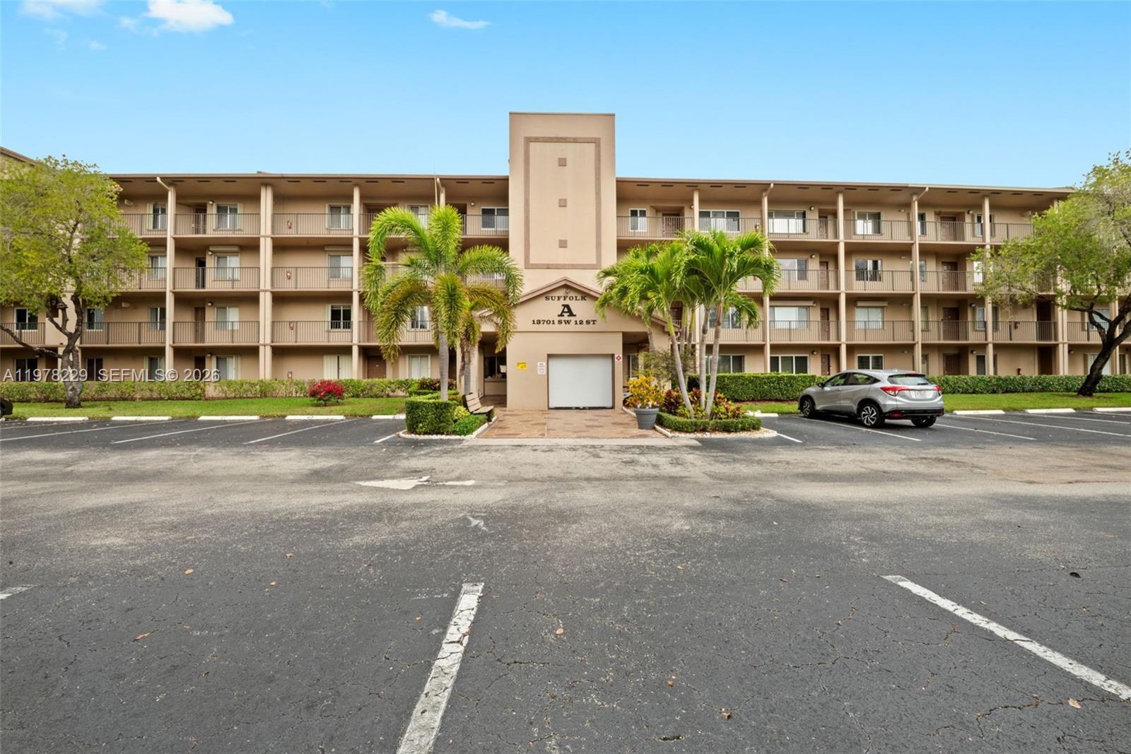 13701 SW 12th St # 202A, Pembroke Pines FL 33027