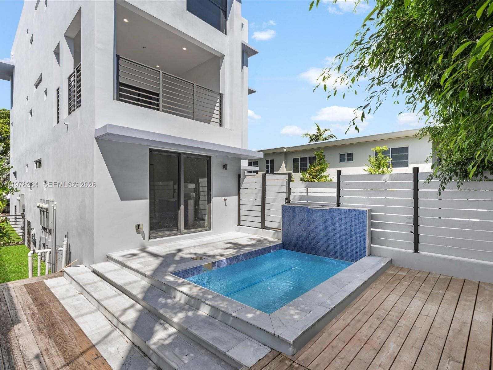 1134 71st St # 3, Miami Beach FL 33141 photo 2