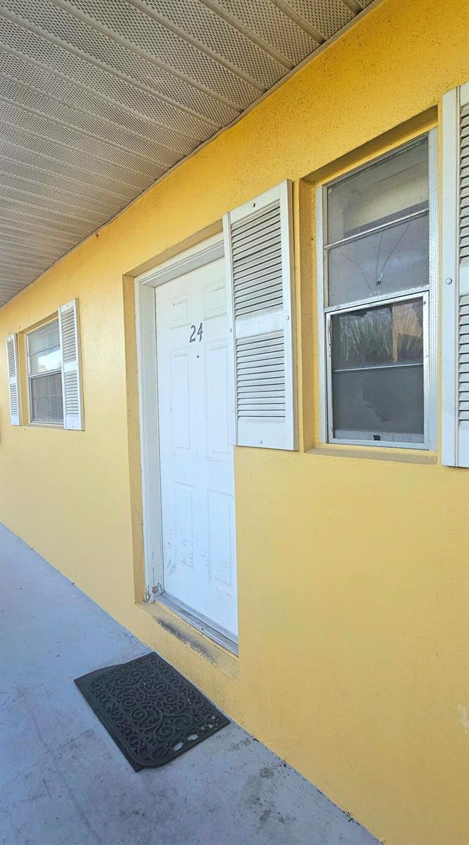 1505 Crescent Circle # B24, Lake Park FL 33403