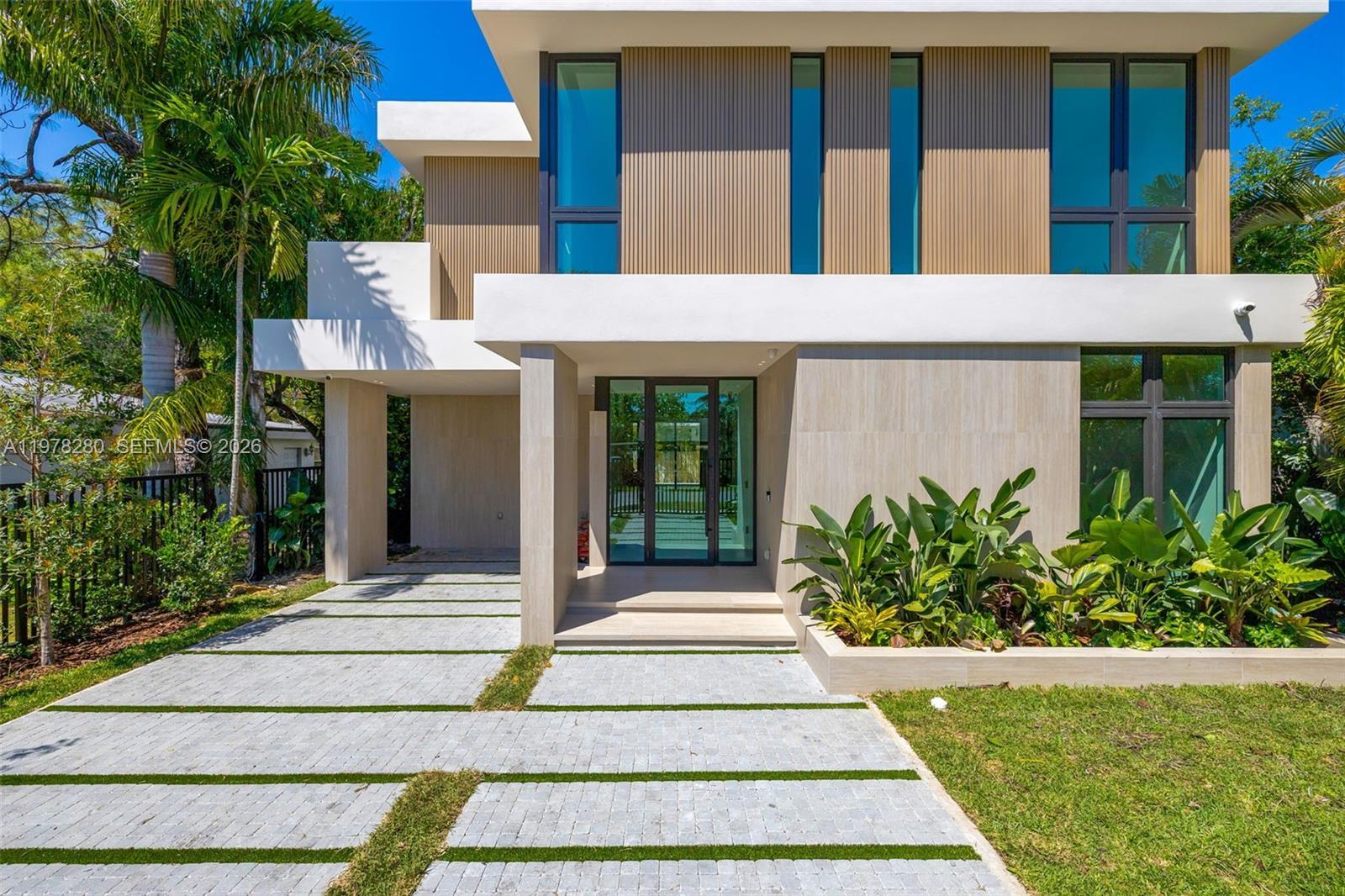 3457 Oak Ave, Miami FL 33133 photo 2