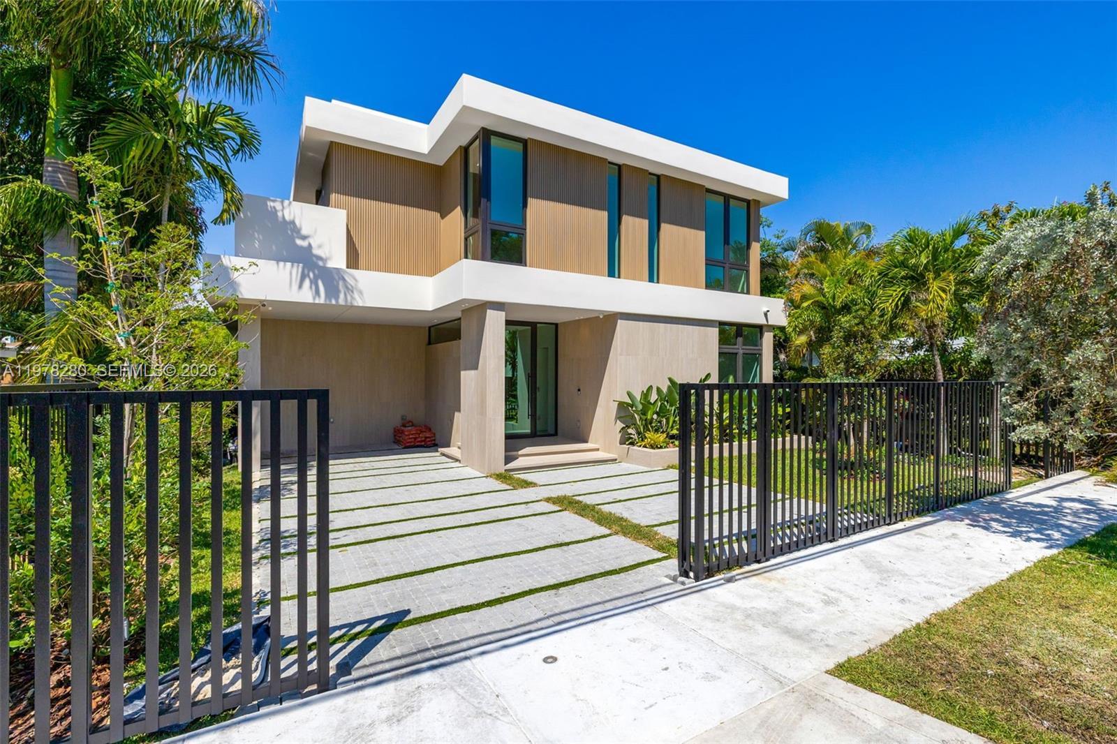 3457 Oak Ave, Miami FL 33133