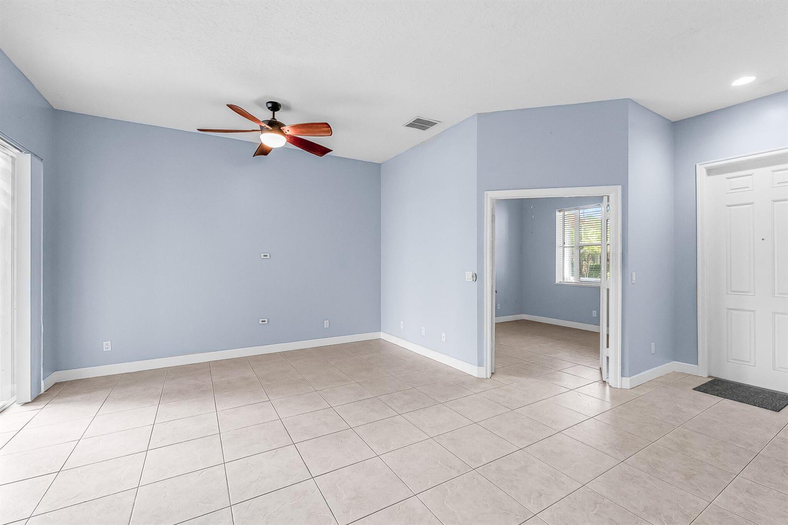 615 NE Canoe Park Circle, Port St. Lucie FL 34983 photo 4