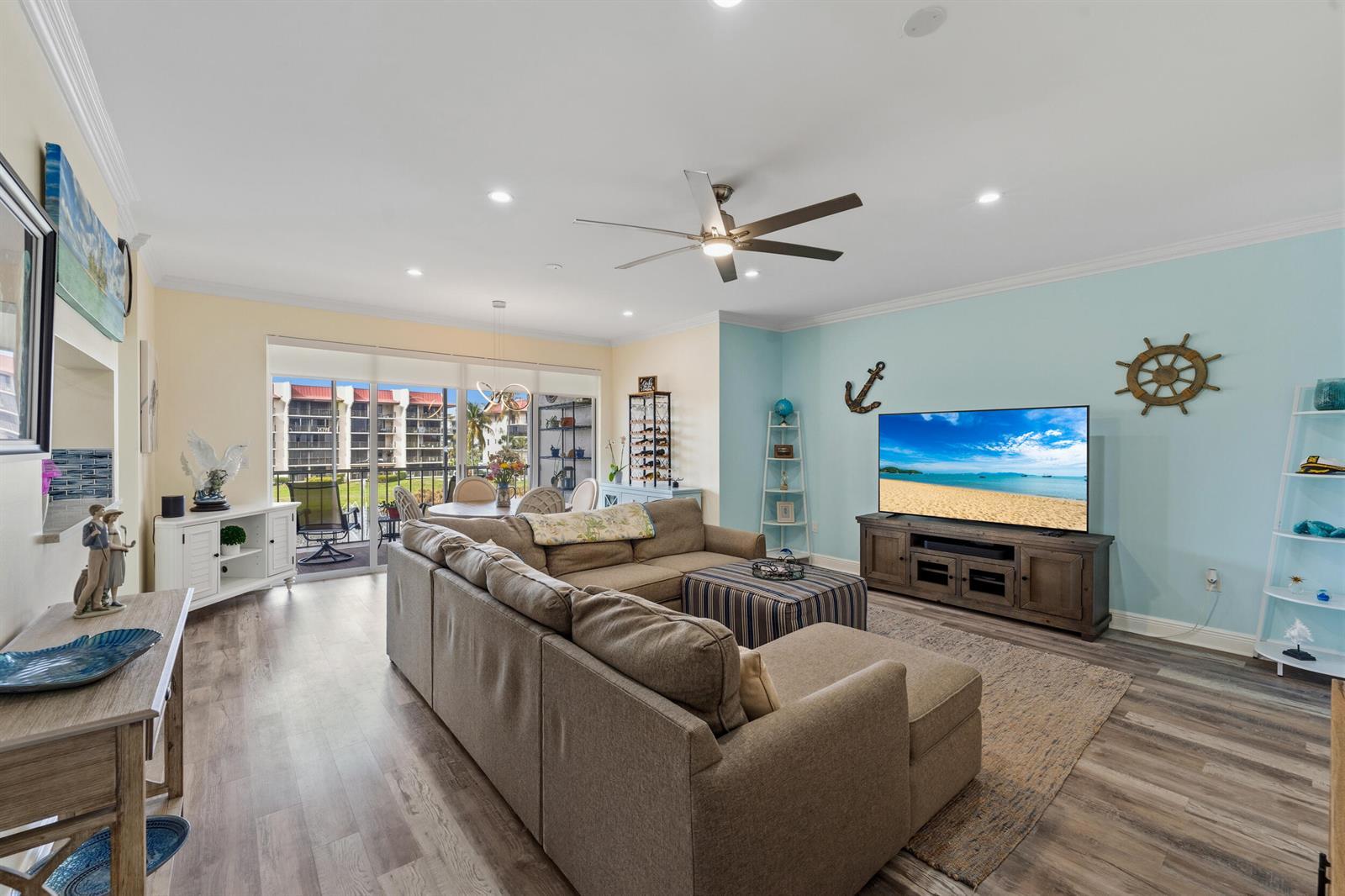 108 Half Moon Circle # C3, Hypoluxo FL 33462 photo 2