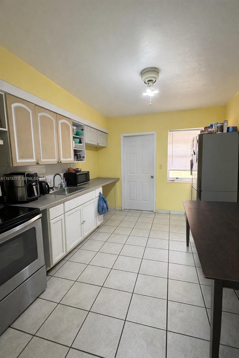 330 NW 23rd Ct, Miami FL 33125 photo 3
