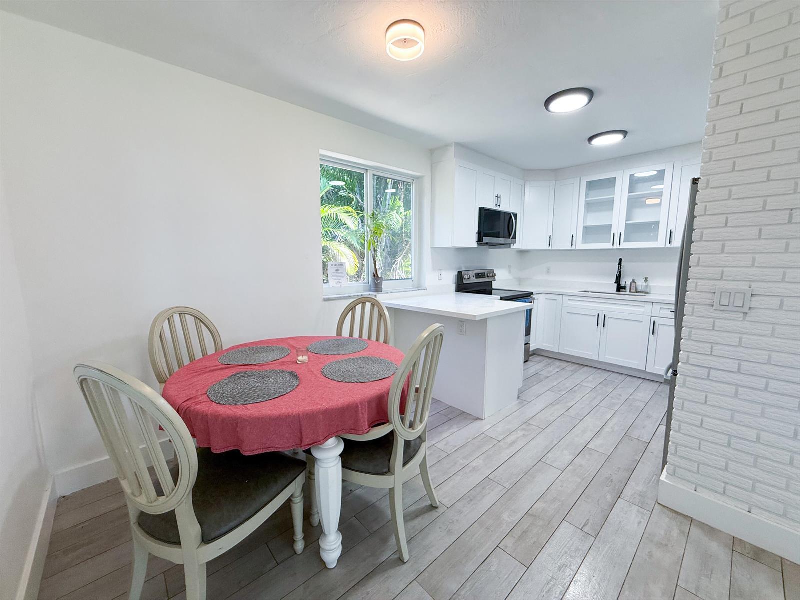 2823 Polk Street, Hollywood FL 33020