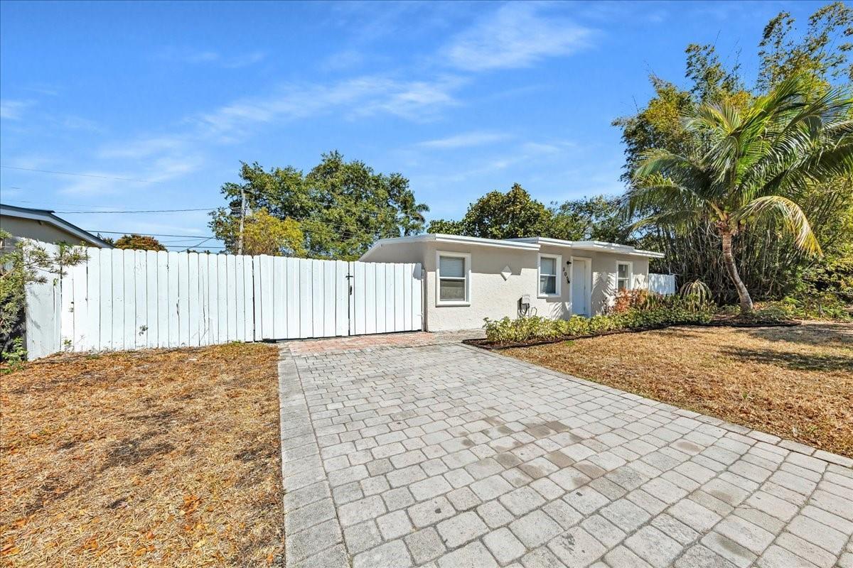 305 NE 8th Street, Pompano Beach FL 33060 photo 5