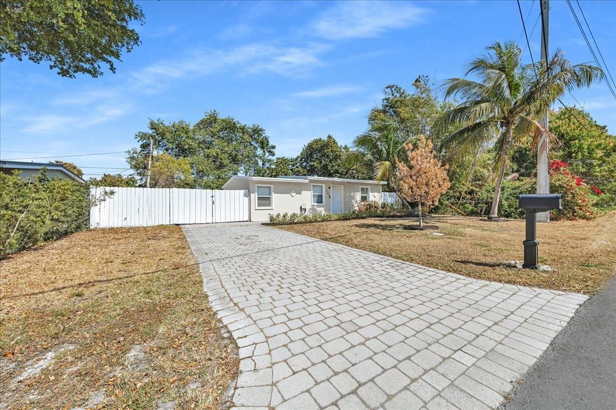 305 NE 8th Street, Pompano Beach FL 33060 photo 4