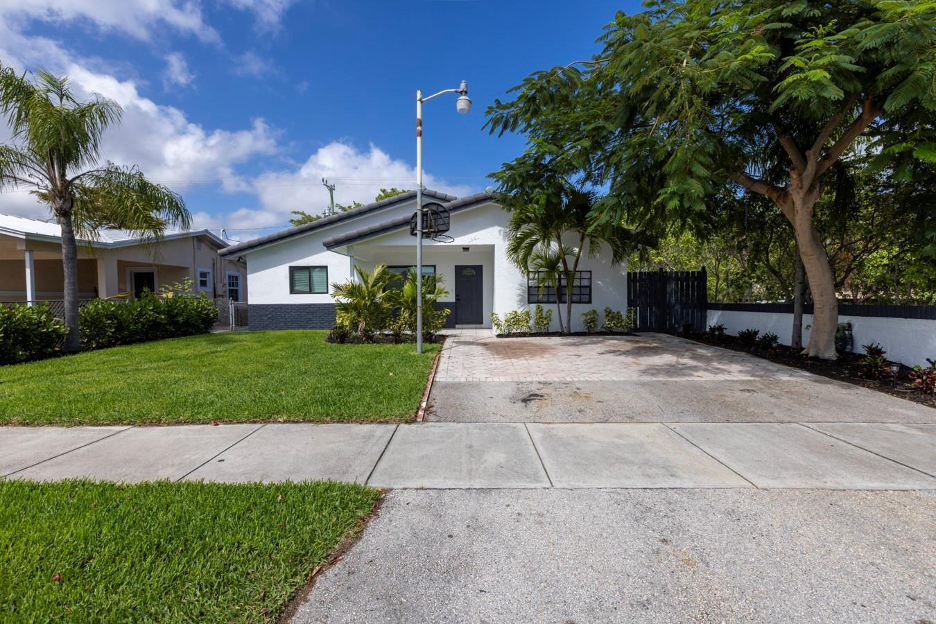 1681 NE 39th Street, Pompano Beach FL 33064