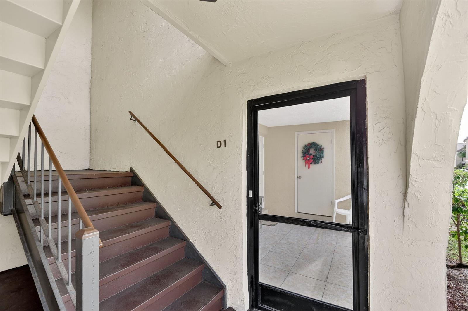 342 Pine Ridge Circle # 1, FL 33463 photo 2