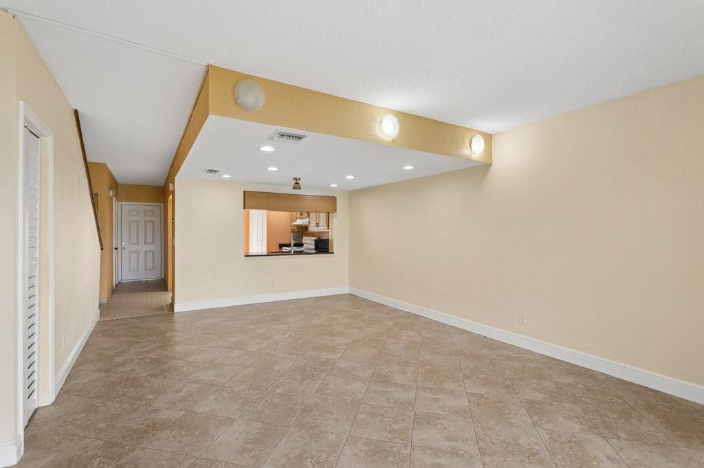 4759 NW 90th Avenue, Sunrise FL 33351 photo 3