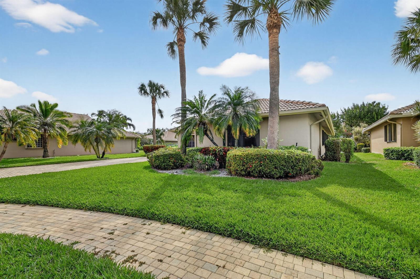 8046 Via Grande, Boynton Beach FL 33437 photo 2