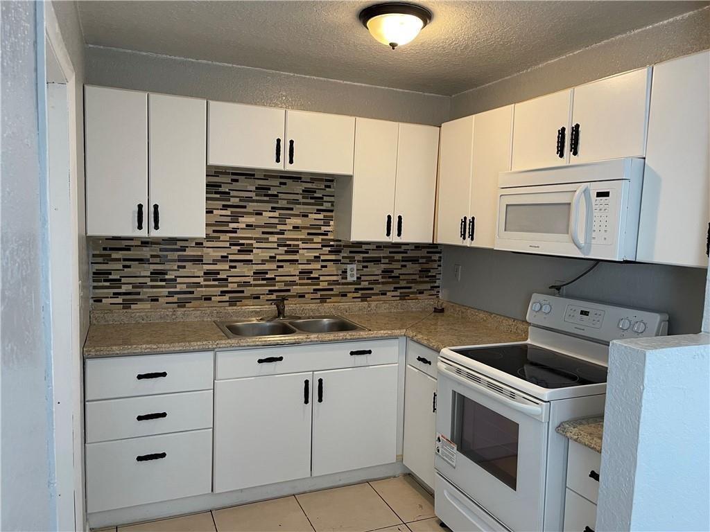 918 NW 24th Avenue, Fort Lauderdale FL 33311 photo 3