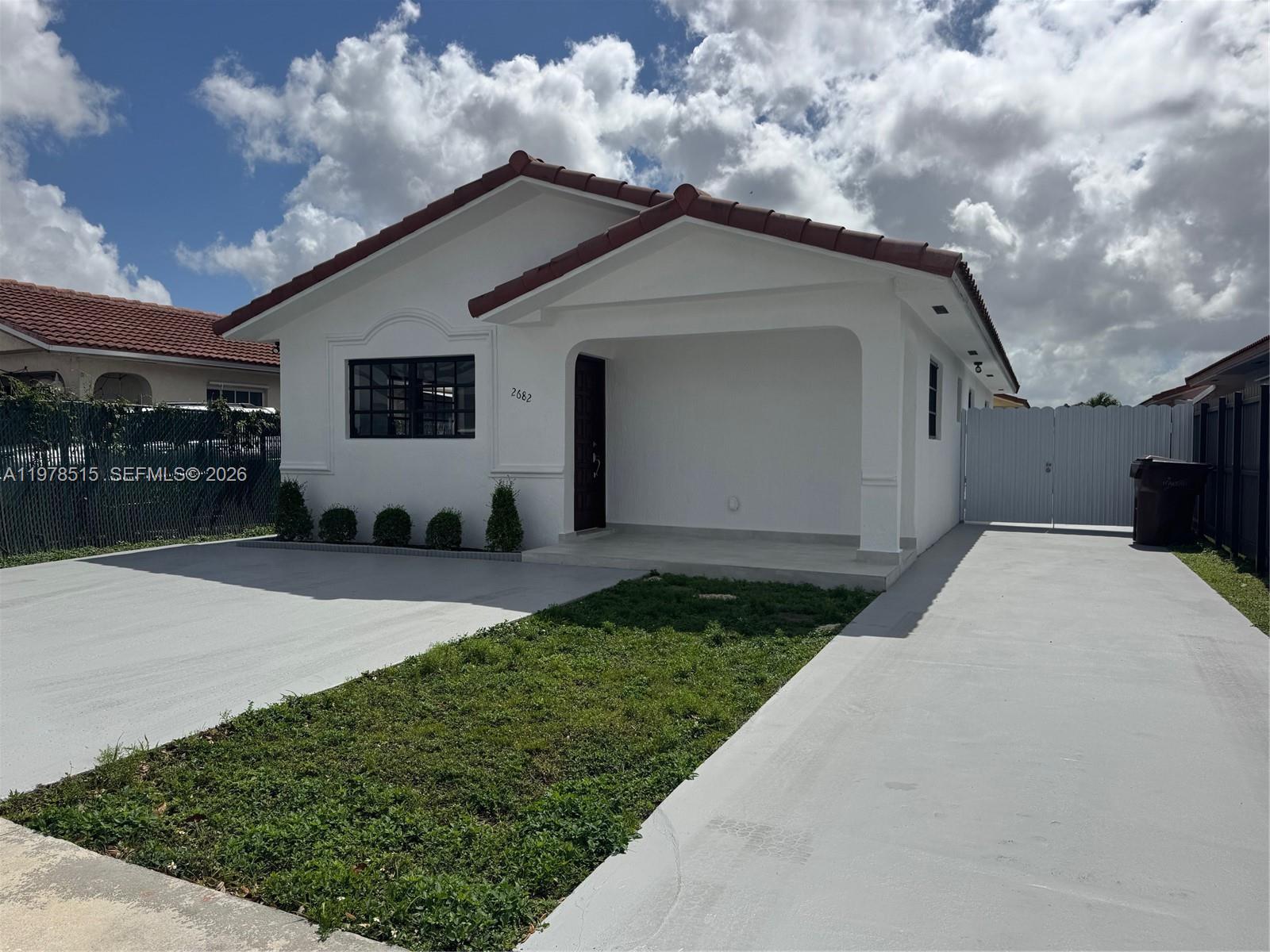 2682 W 70th Pl, Hialeah FL 33016 photo 2