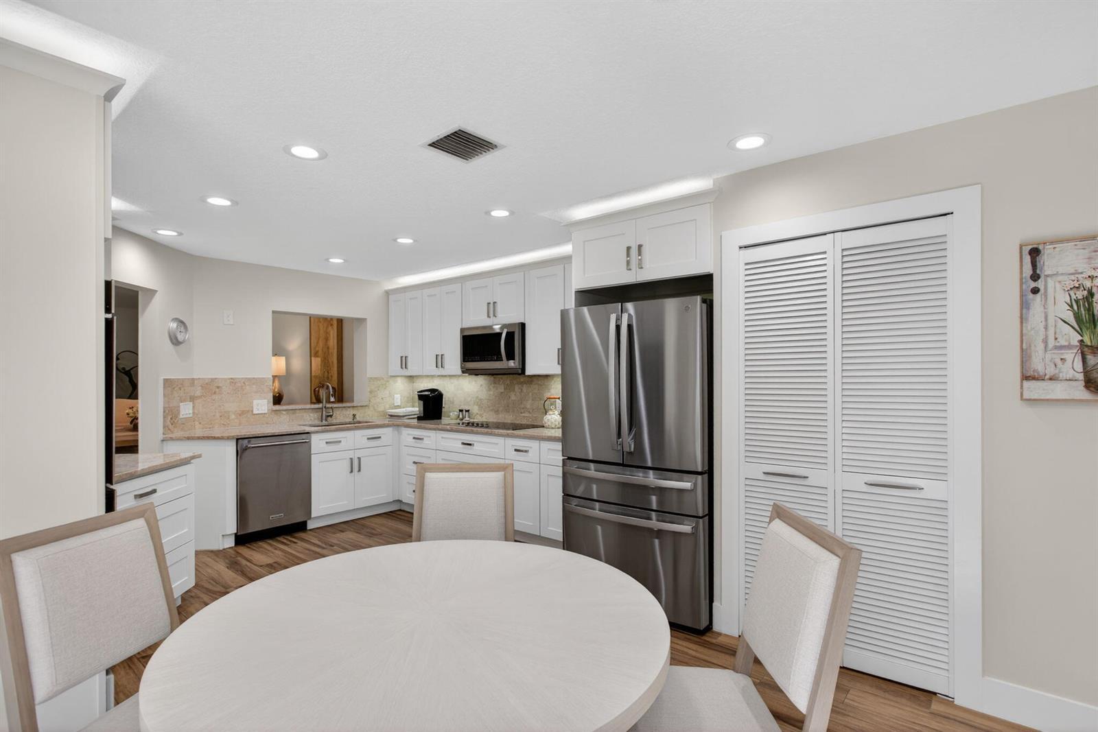 4115 Carriage Drive # P4, Pompano Beach FL 33069 photo 2