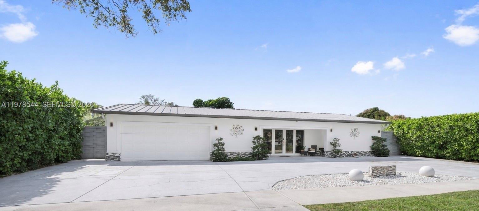 1140 N Douglas Rd, Pembroke Pines FL 33024