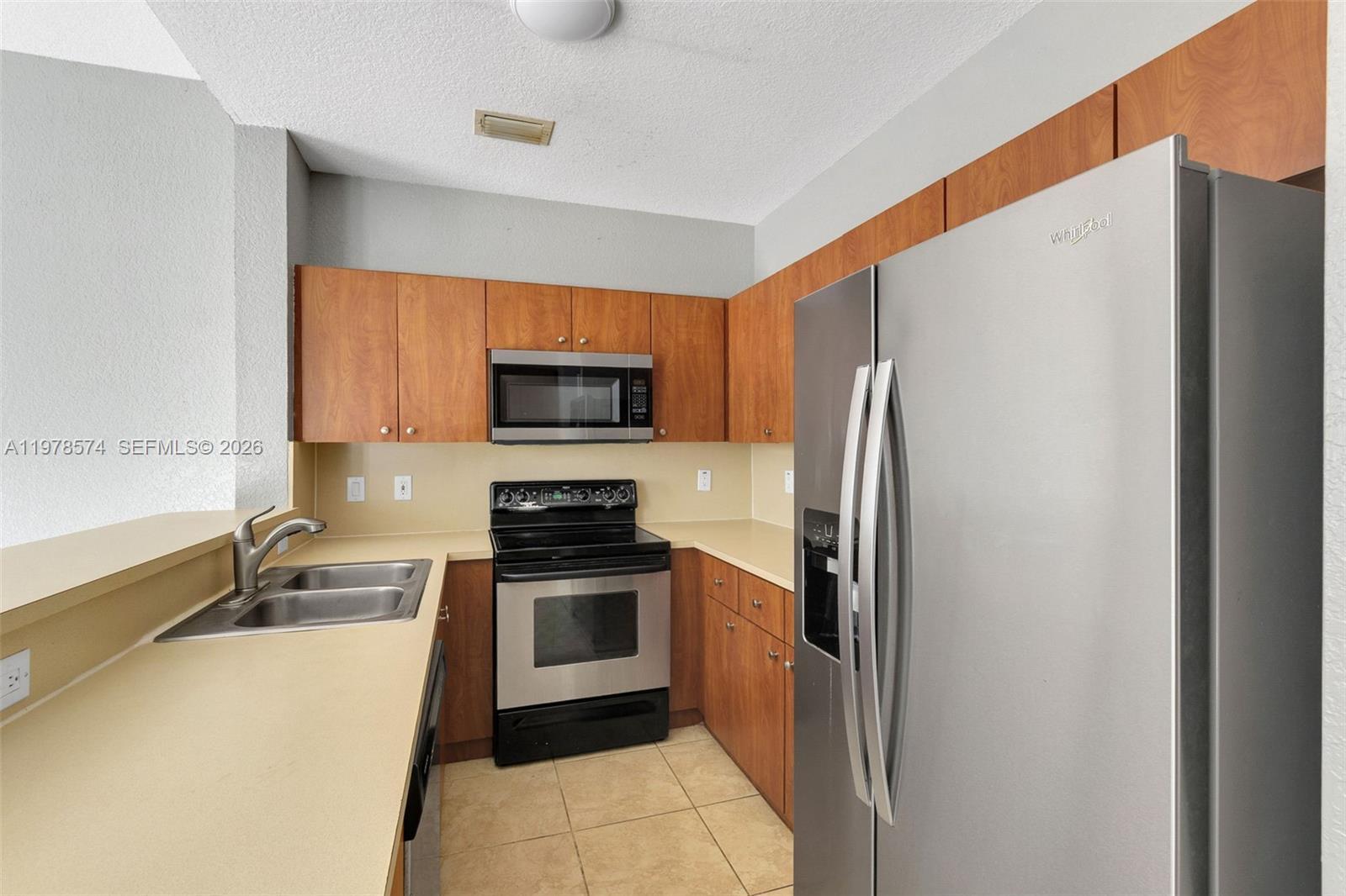8338 NW 145th St, Miami Lakes FL 33016 photo 4