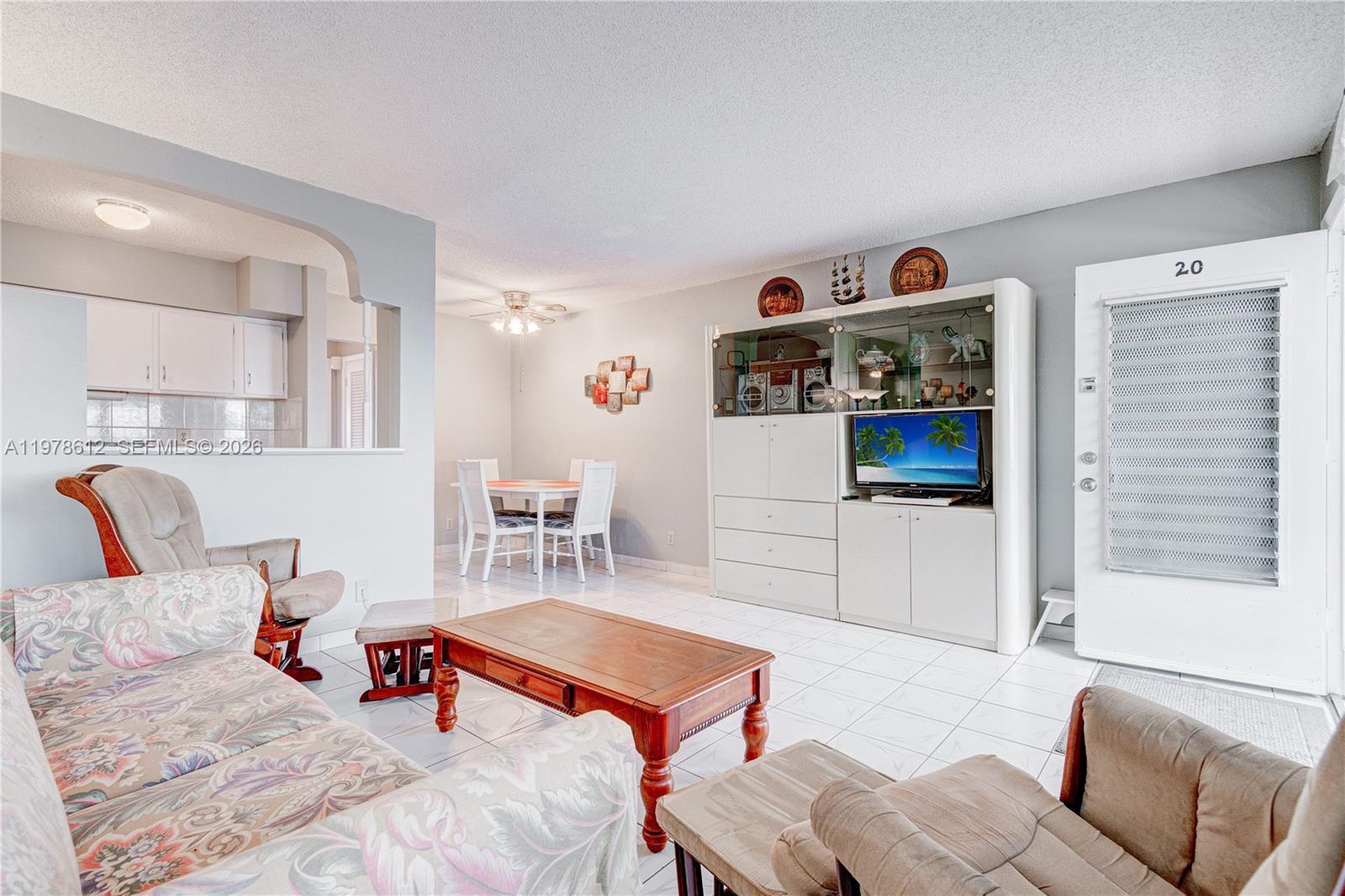 800 SW 10th Ter # 20T, Hallandale Beach FL 33009 photo 3