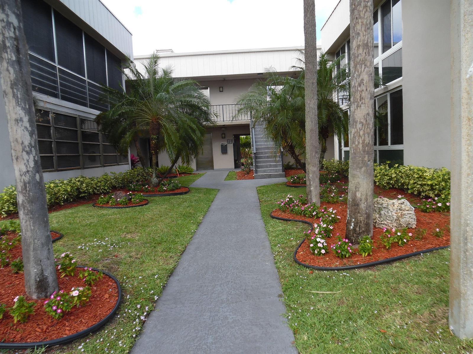 157 Capri D, Delray Beach FL 33484