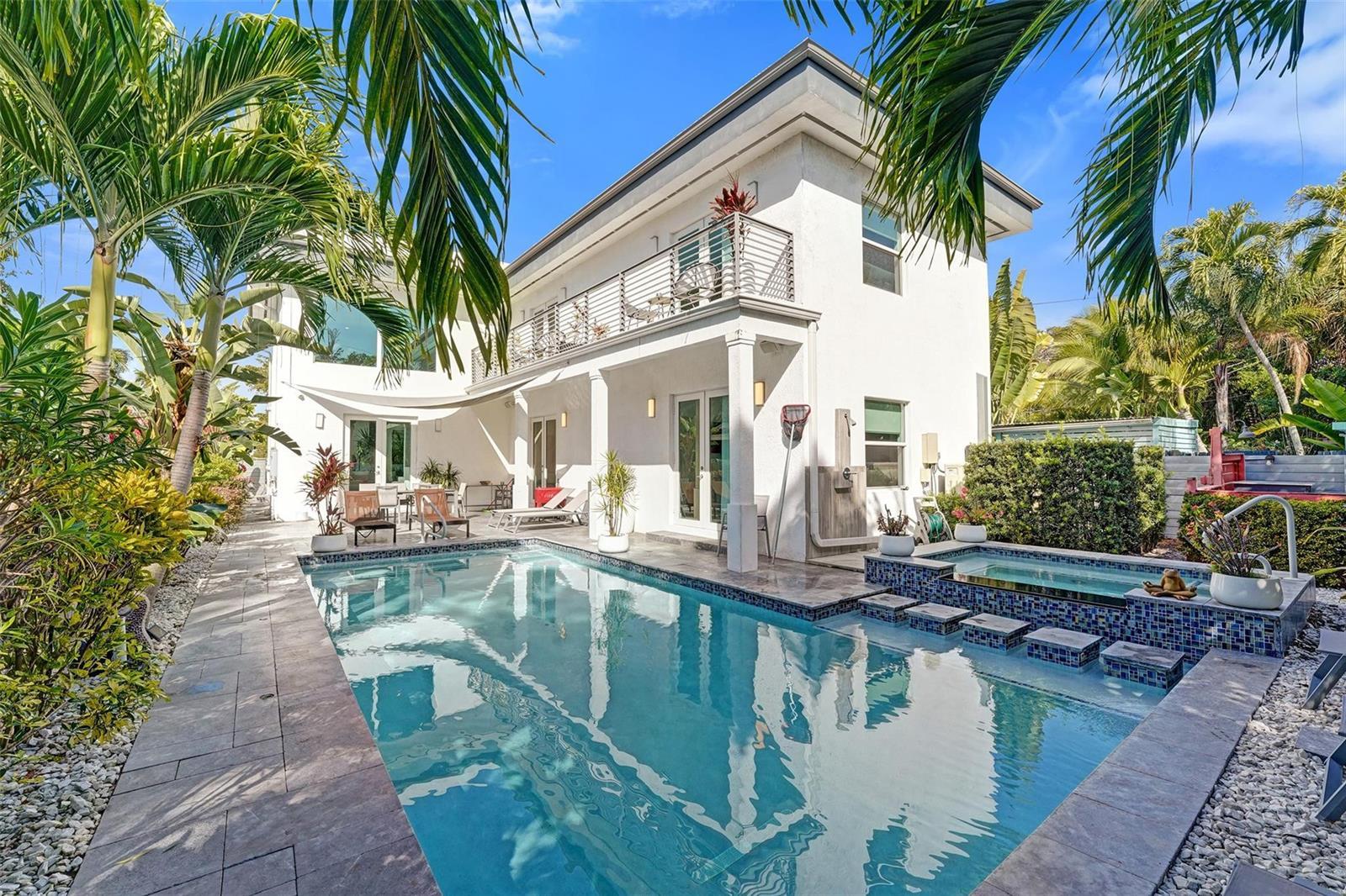 2502 NE 6th Avenue, Wilton Manors FL 33305